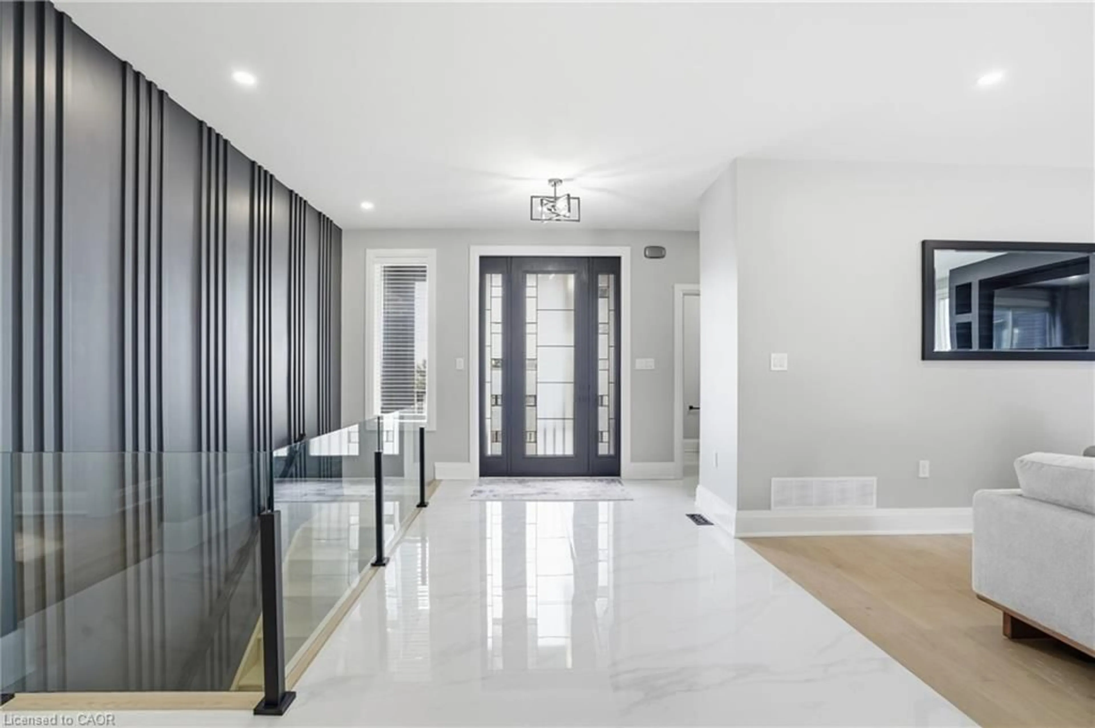 Indoor foyer for 21 Haldimand 66 Rd, Haldimand County Ontario N3W 1N7