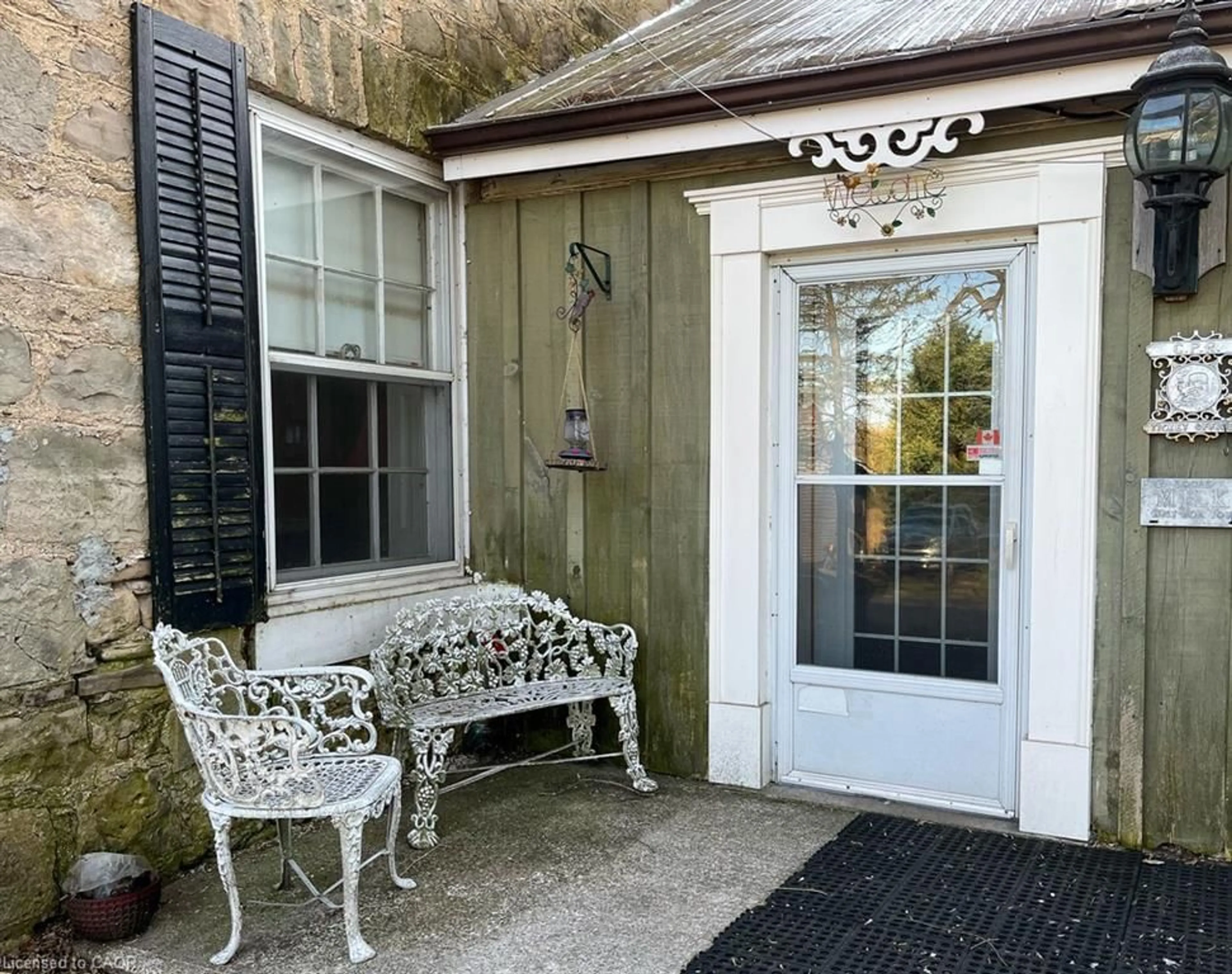 Indoor entryway for 1457 97 Regional Rd, Hamilton Ontario L9H 5E3