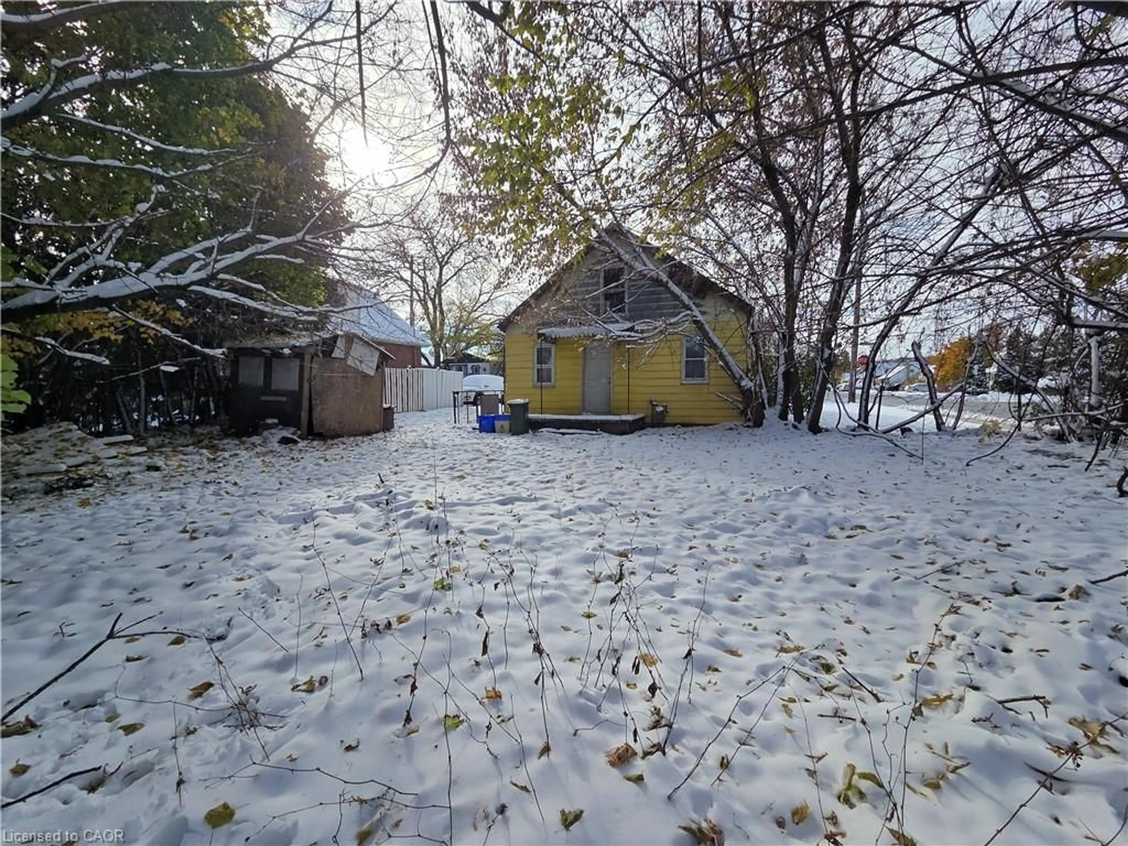 Shed for 173 Dumbarton Ave, Hamilton Ontario L8K 5B9