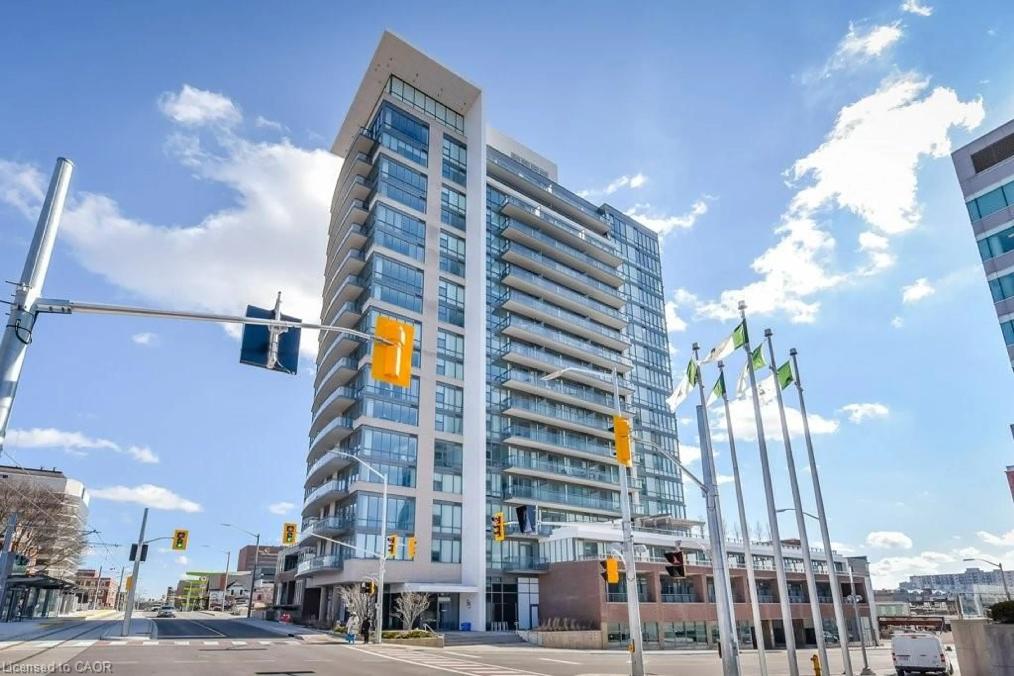 Indoor foyer for 85 Duke St #402, Kitchener Ontario N2G 1A6
