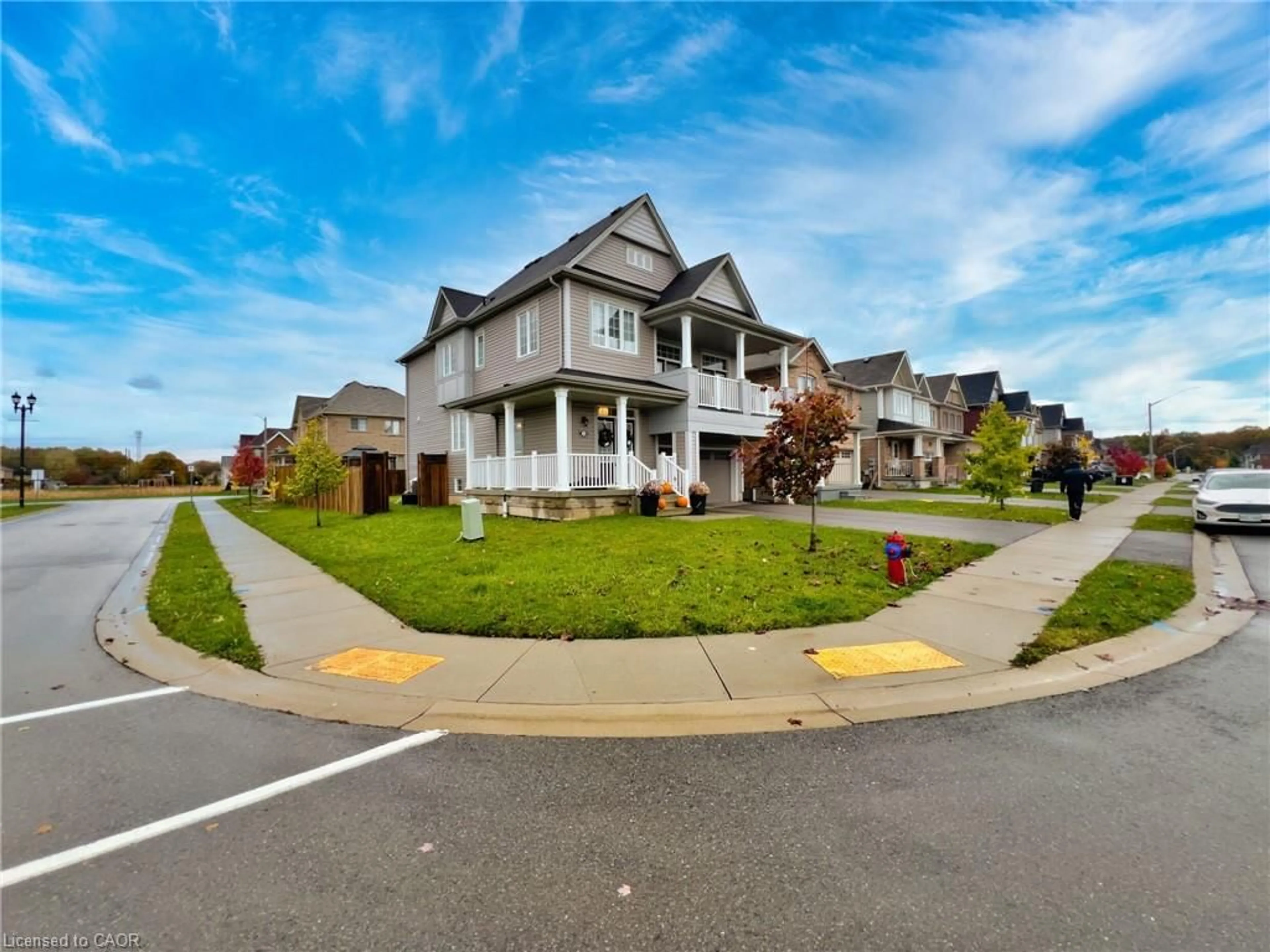 A pic from outside/outdoor area/front of a property/back of a property/a pic from drone, street for 7732 Butternut Blvd, Niagara Falls Ontario L2E 6N9