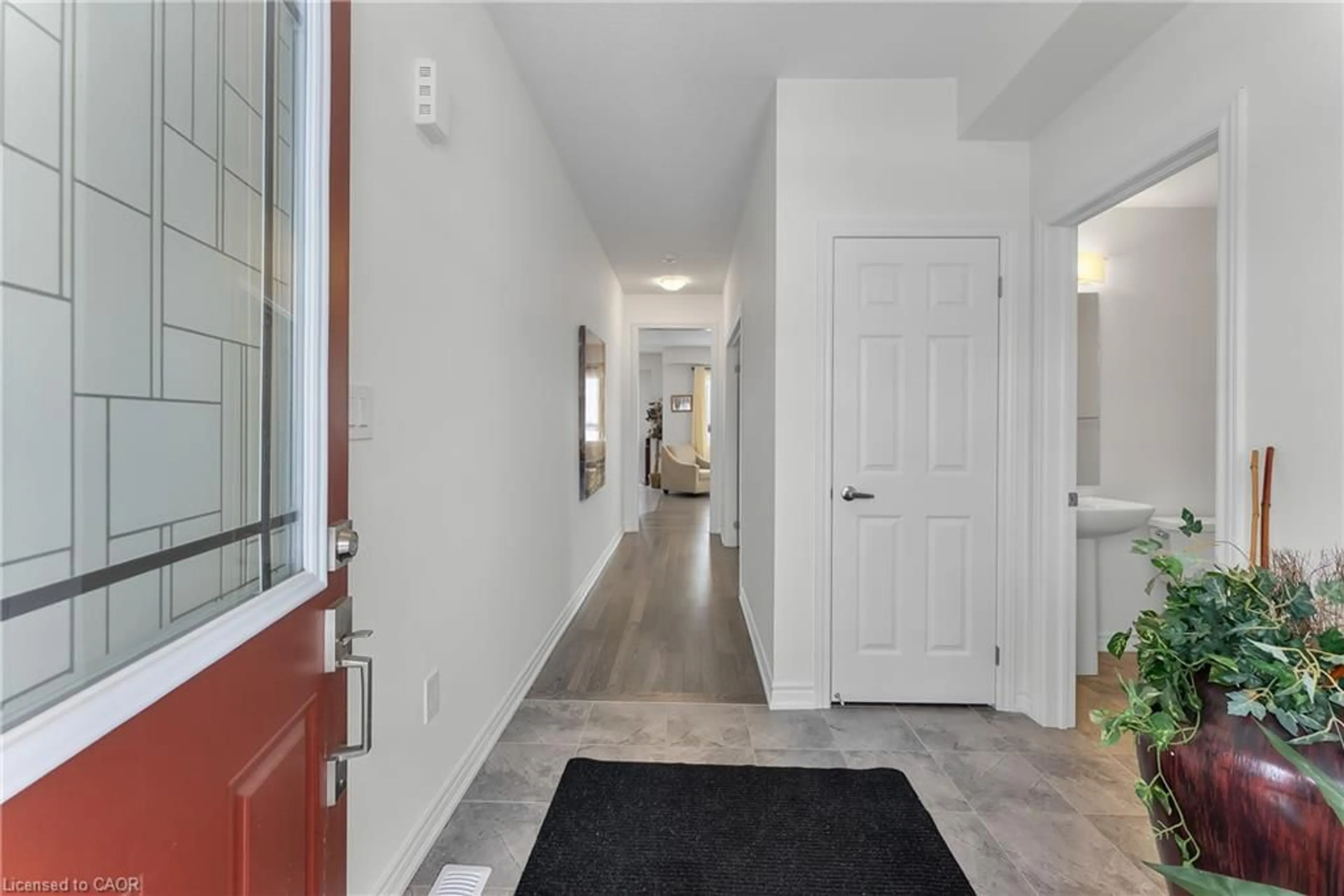 Indoor entryway for 229 Vanilla Trail, Thorold Ontario L2V 0L3
