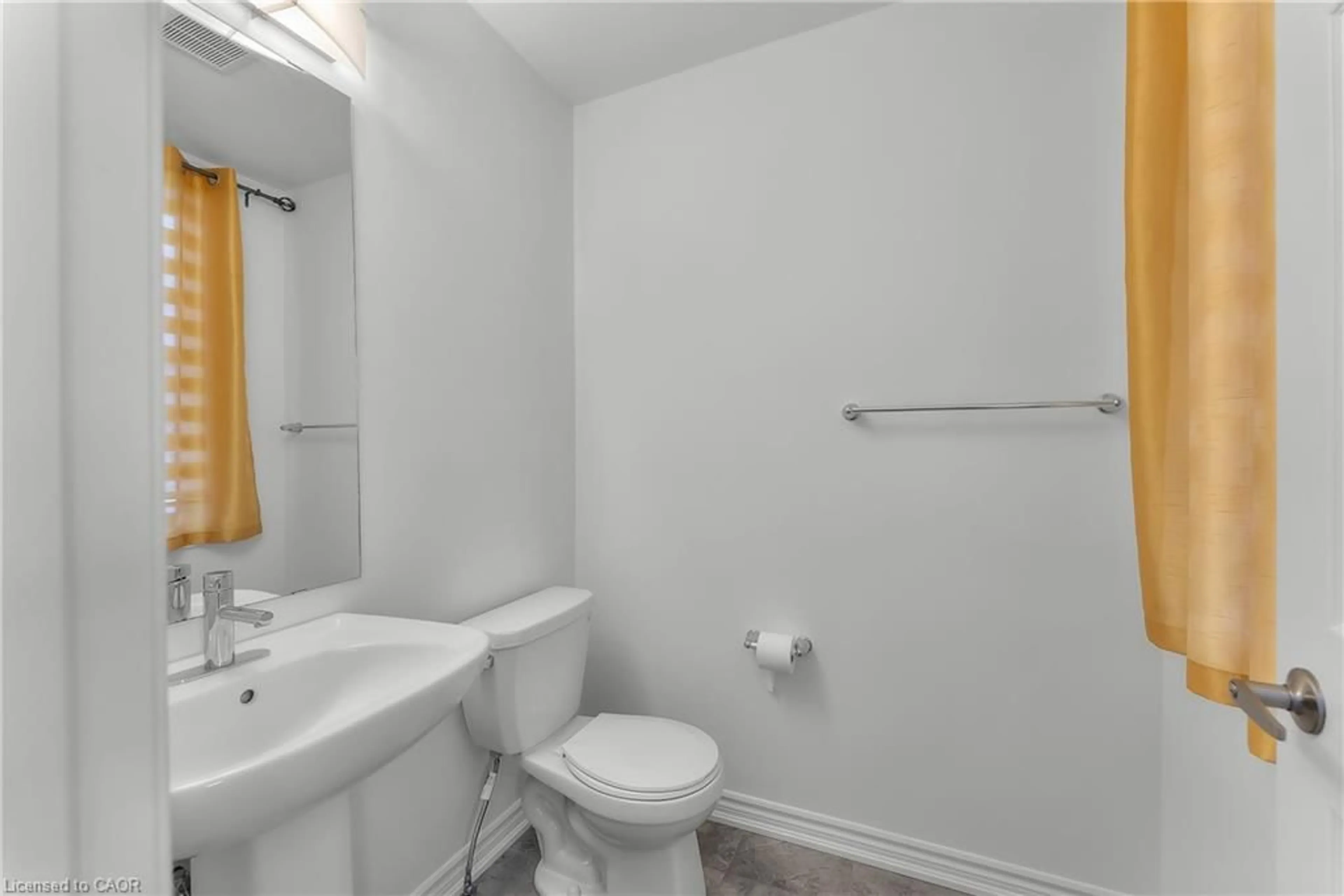 Standard bathroom, unknown for 229 Vanilla Trail, Thorold Ontario L2V 0L3