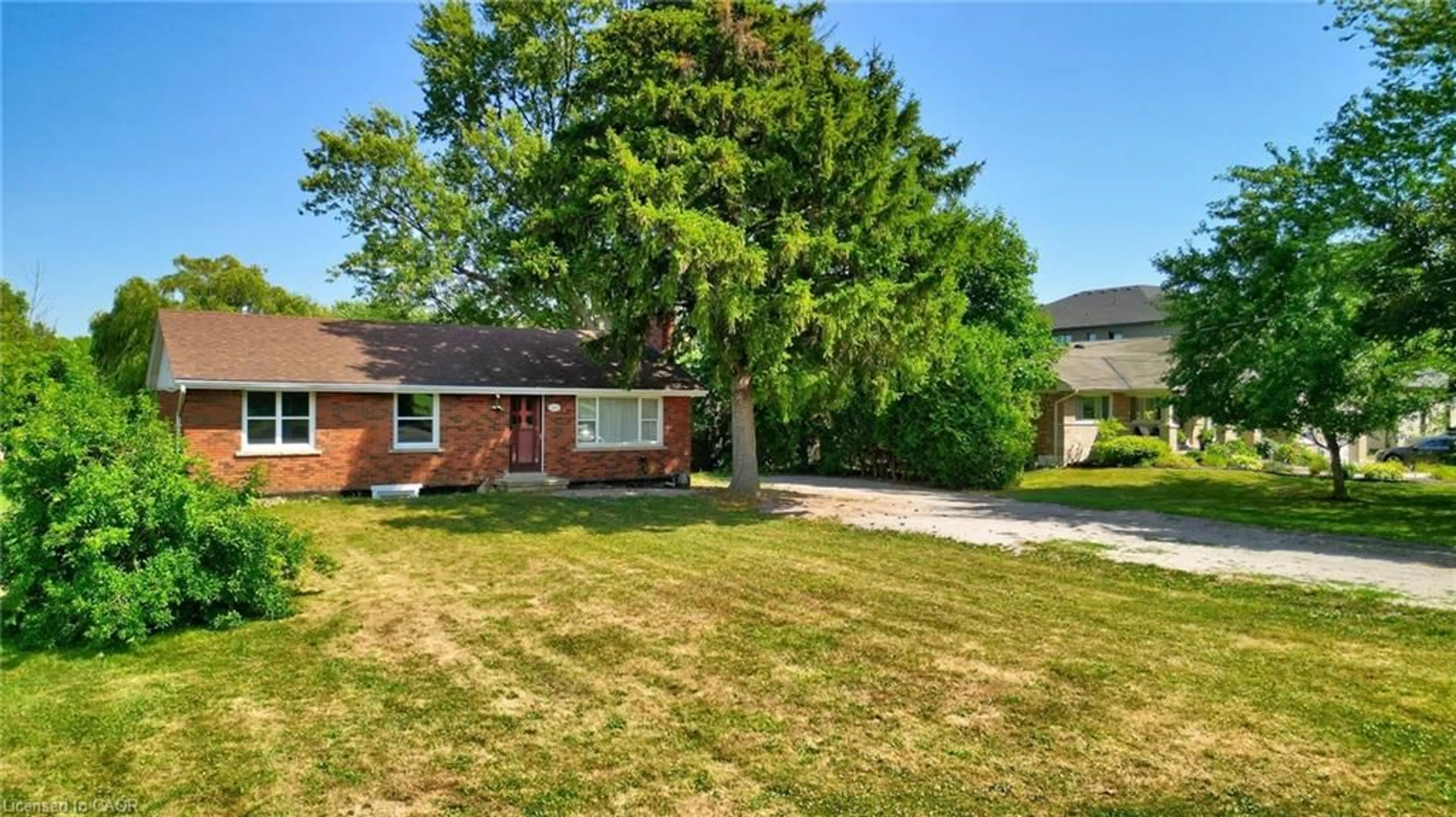 A pic from outside/outdoor area/front of a property/back of a property/a pic from drone, street for 167 Miles Rd, Hamilton Ontario L8W 1E2