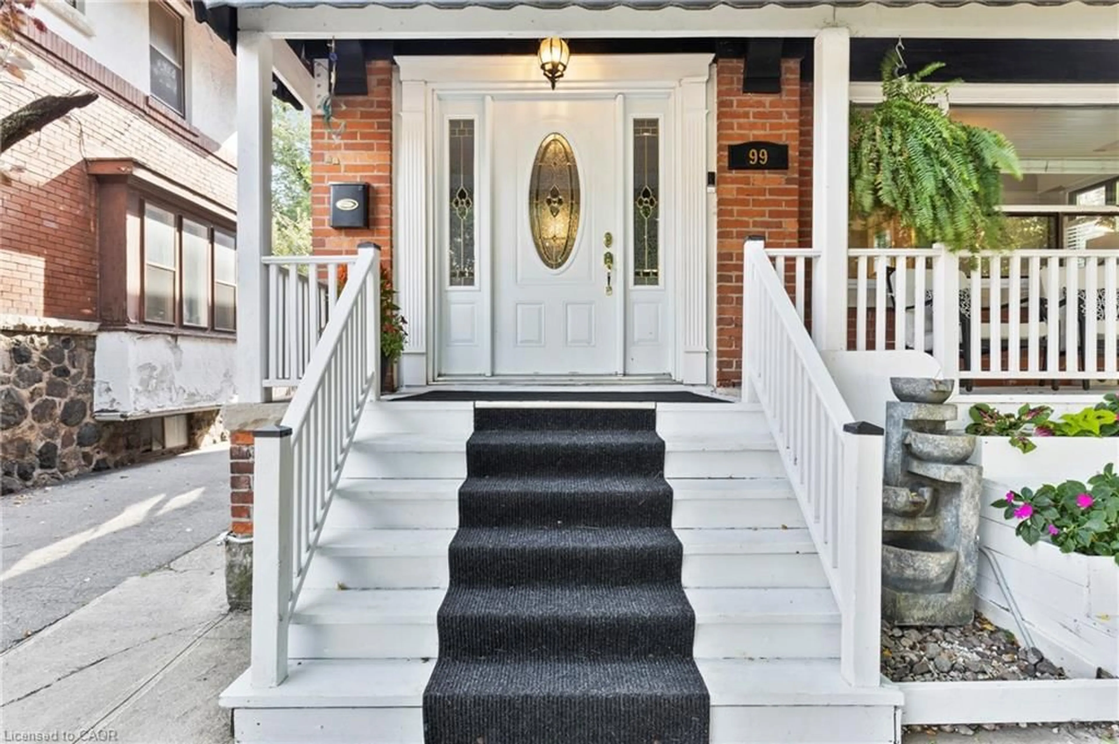 Indoor entryway for 99 Burris St, Hamilton Ontario L8M 2J6