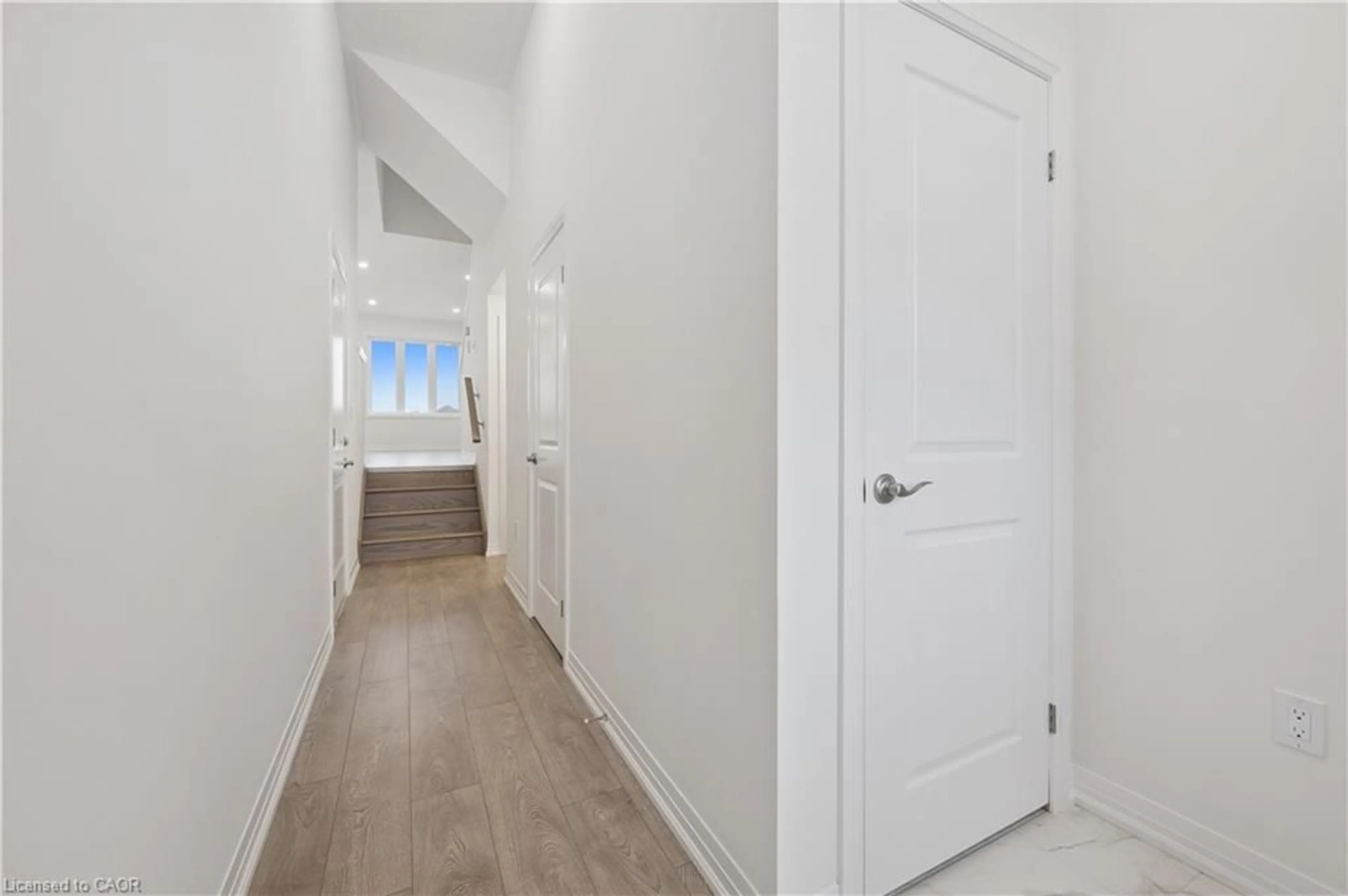 Indoor entryway for 107 Winter Wren Cres, Kitchener Ontario N2P 0K7