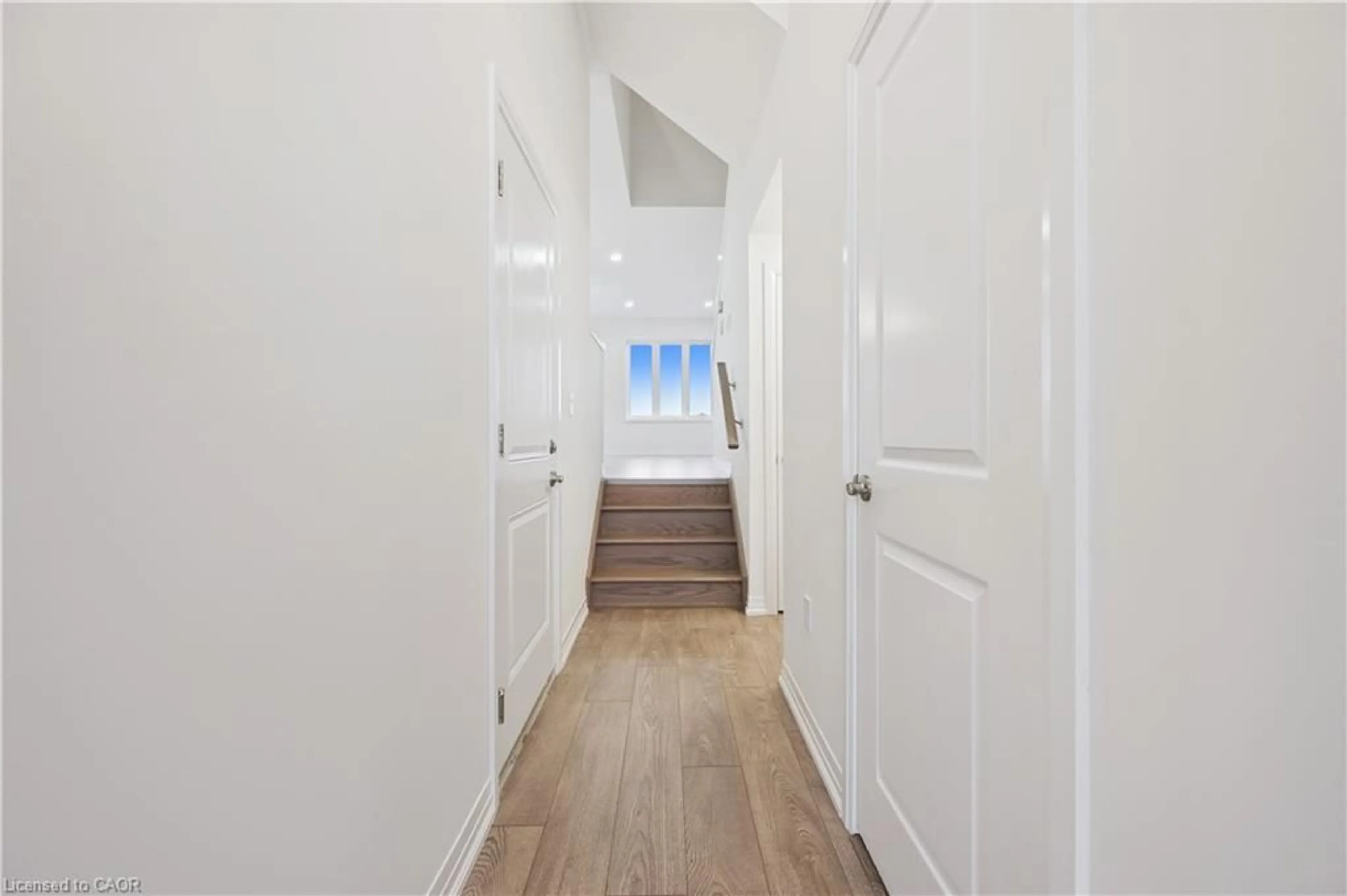 Indoor entryway for 107 Winter Wren Cres, Kitchener Ontario N2P 0K7