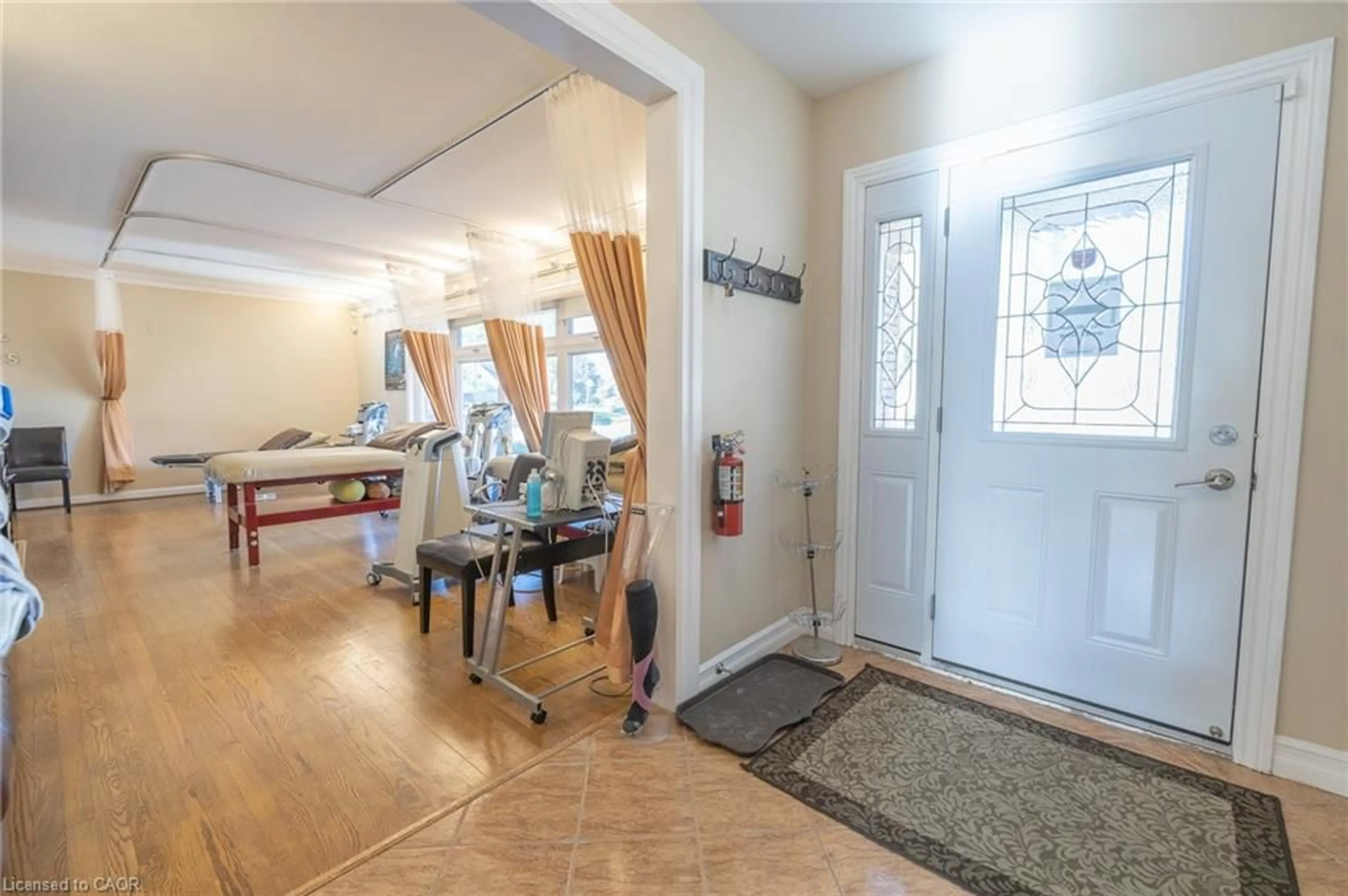 Indoor entryway for 11 Belmont Ave, Kitchener Ontario N2M 1L2