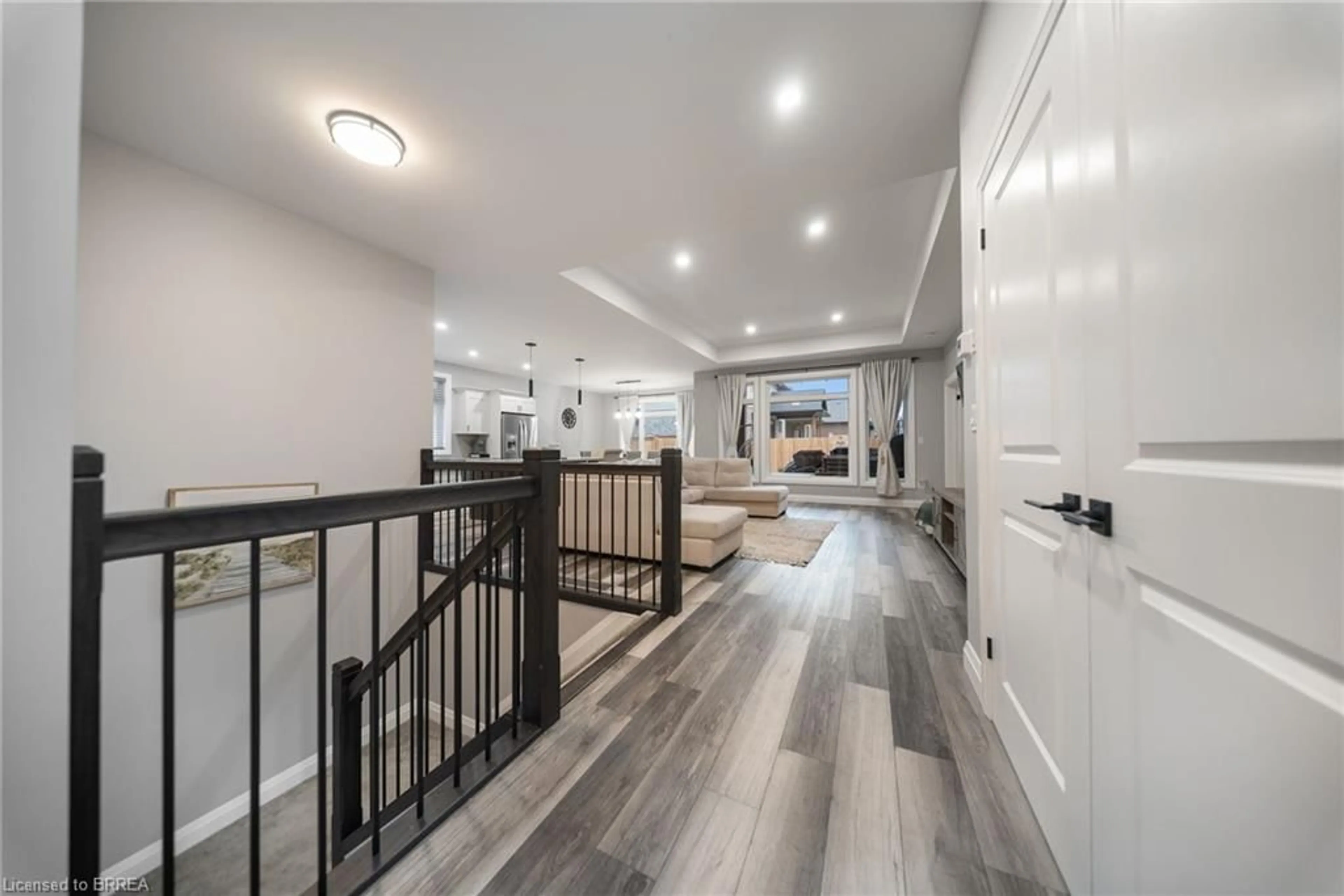 Indoor entryway for 6 Windywood Lane, Norwich Ontario N0J 1P0