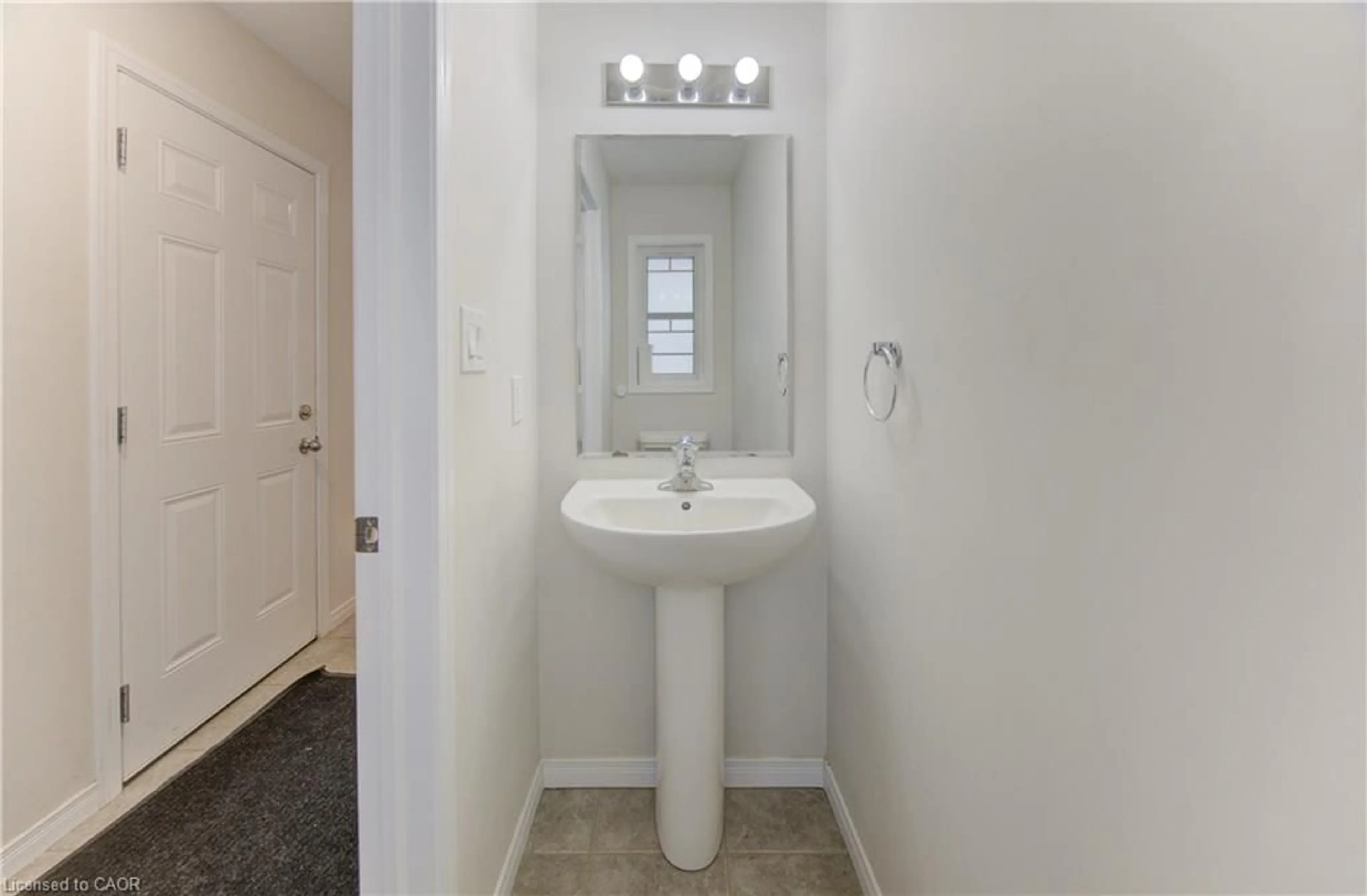 Standard bathroom, unknown for 1989 Ottawa St #1, Kitchener Ontario N2E 0G7
