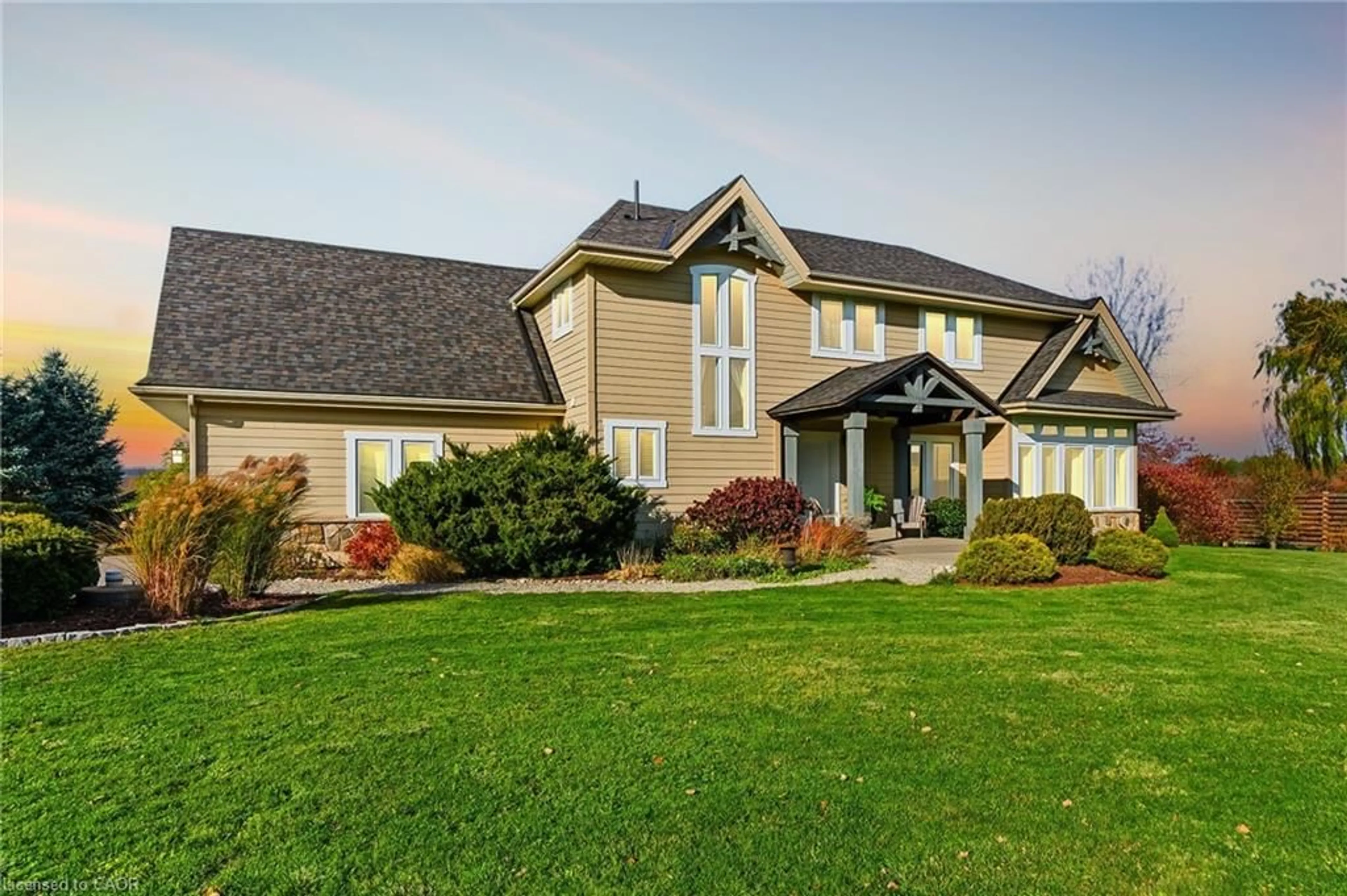 Home with vinyl exterior material, unknown for 250 Old Onondaga Rd, Brantford Ontario N3R 0C1