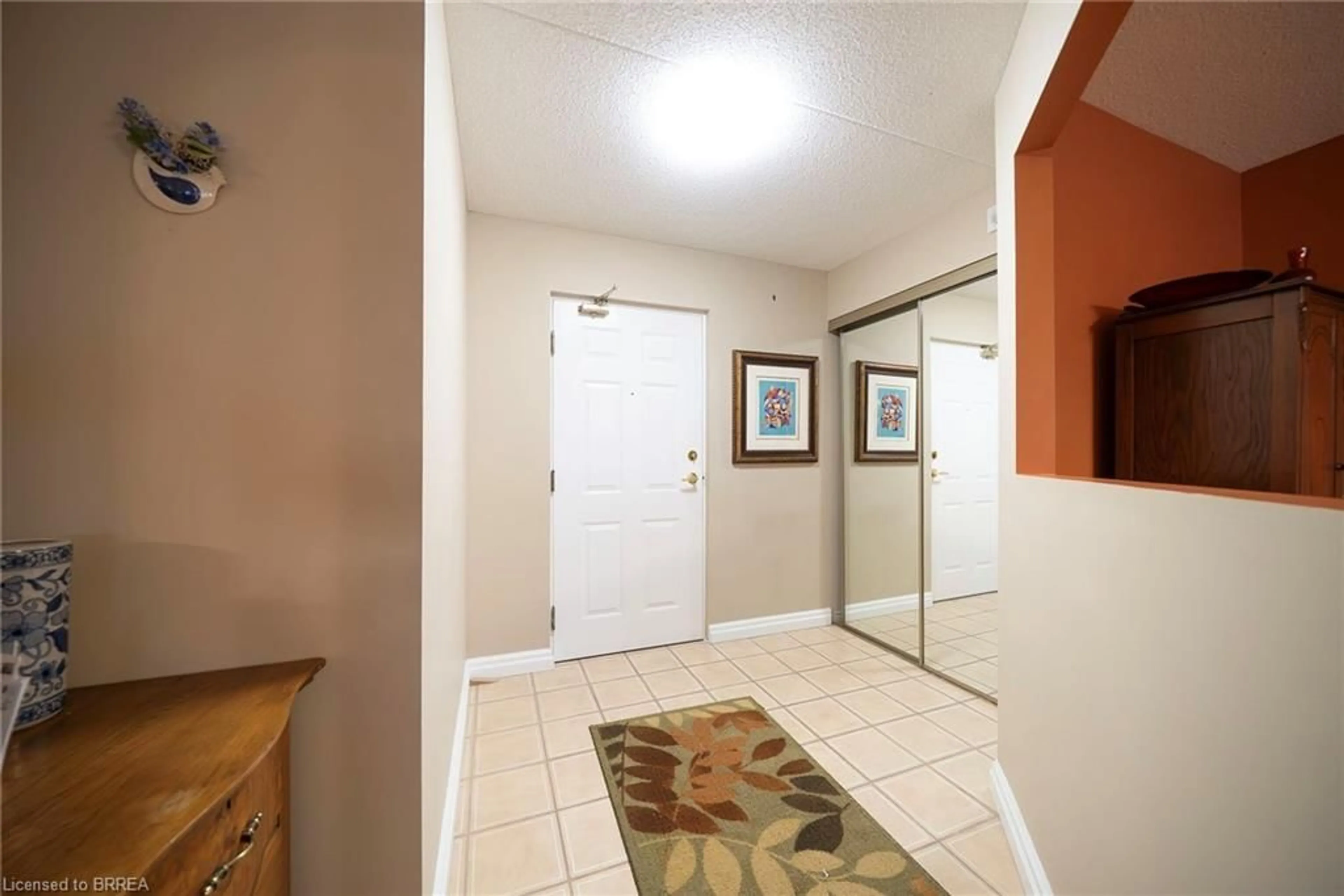 Indoor entryway for 11 Mill Pond Crt #501, Simcoe Ontario N3Y 5J5