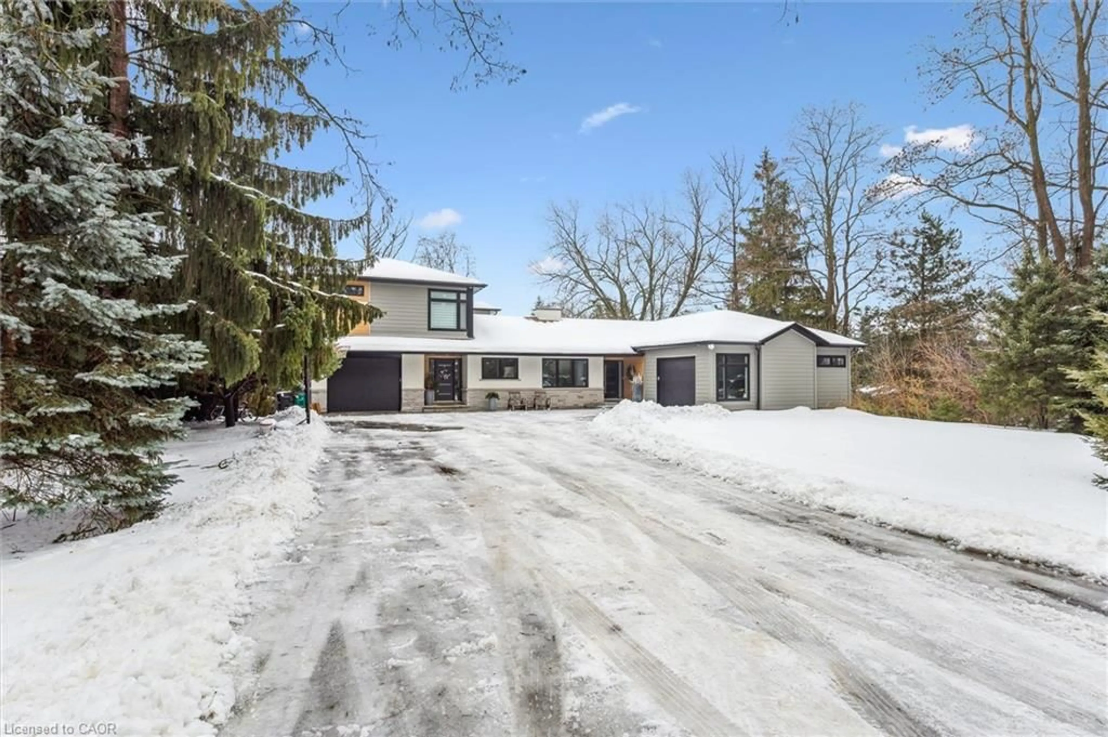 A pic from outside/outdoor area/front of a property/back of a property/a pic from drone, street for 195 Riverbank Dr, Cambridge Ontario N3H 4R6