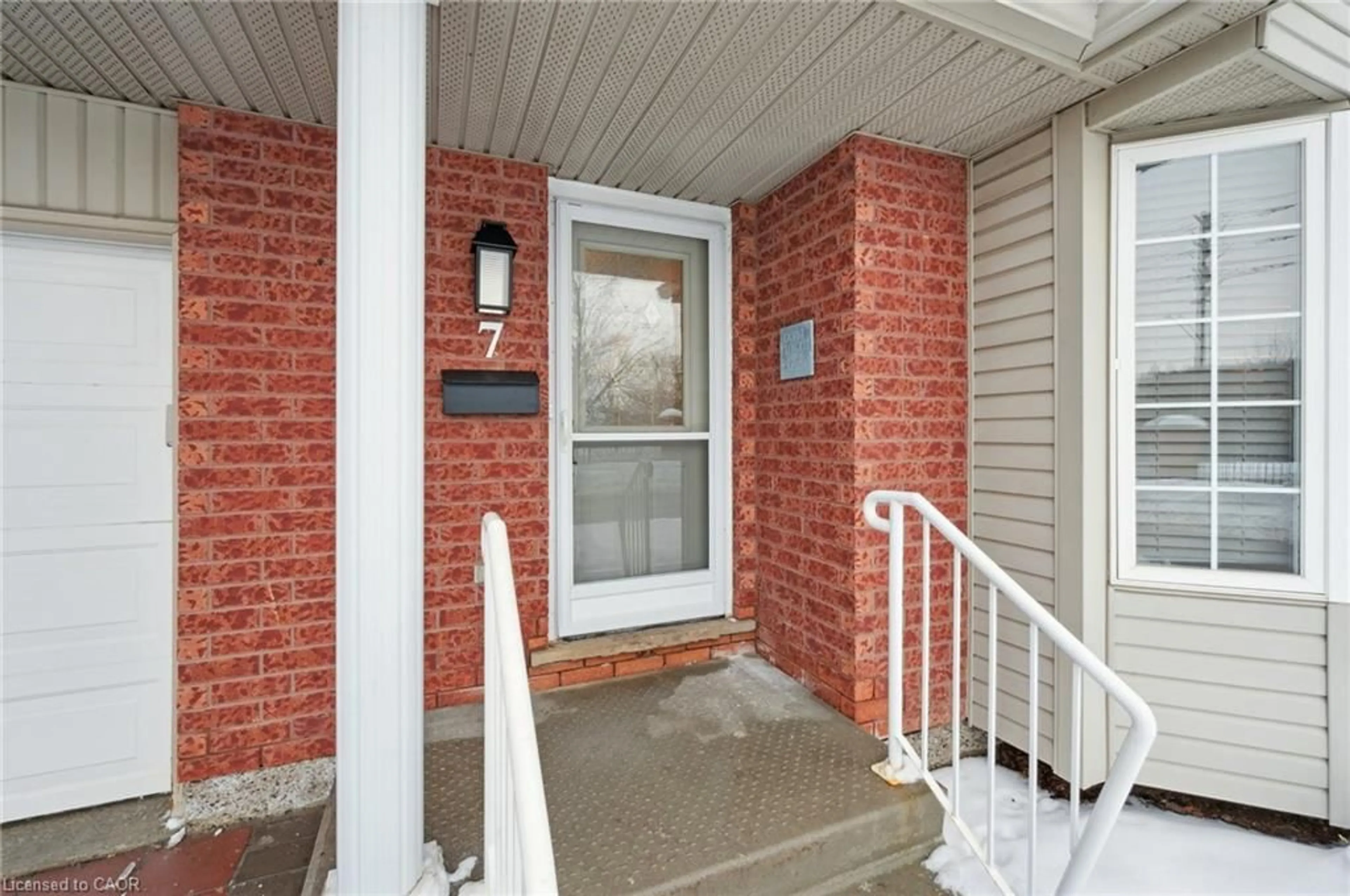 Indoor entryway for 360 Erbsville Rd #7, Waterloo Ontario N2T 2W2