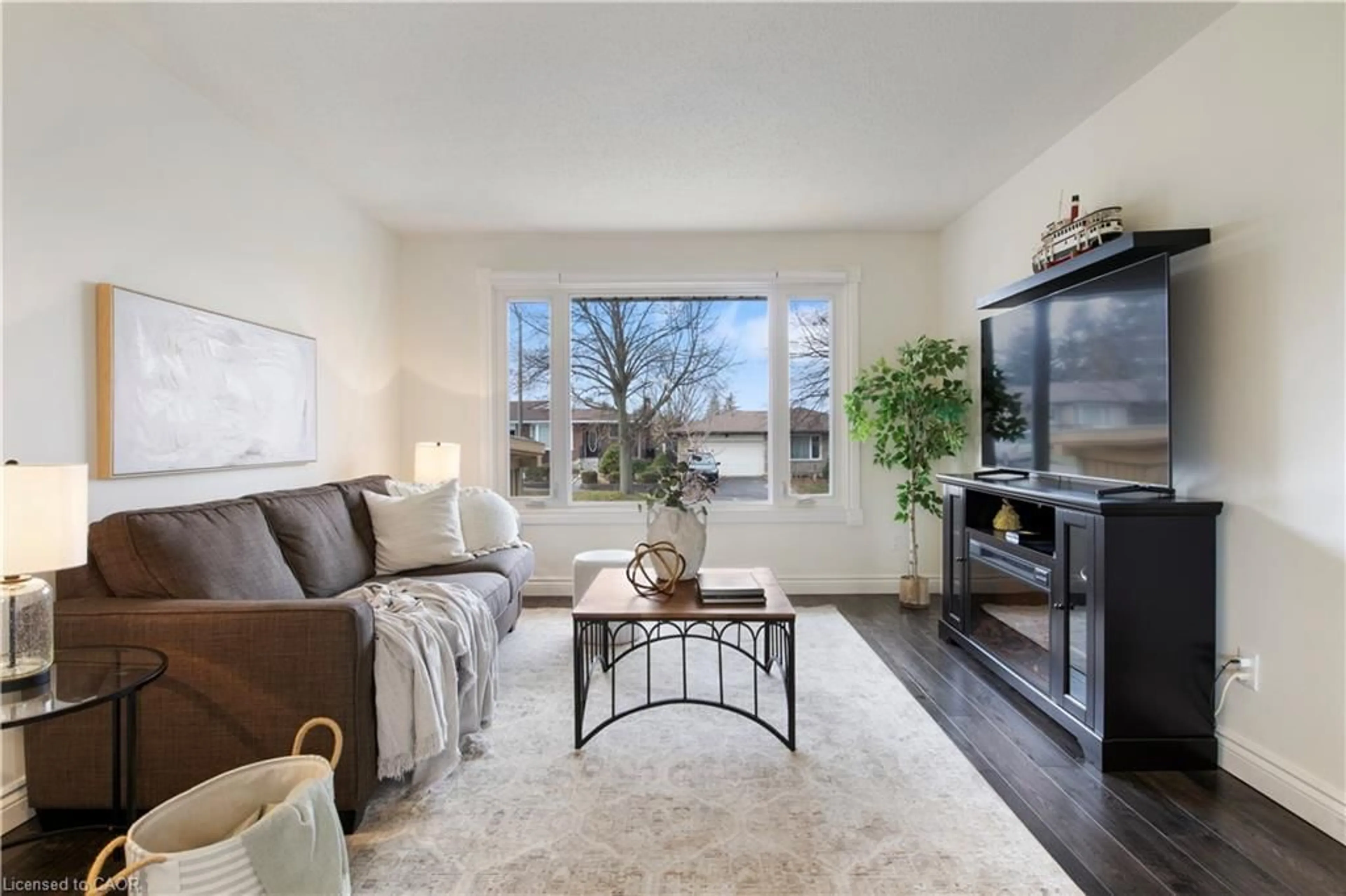 Living room with furniture, unknown for 60 Devonglen Dr, Kitchener Ontario N2E 2C5