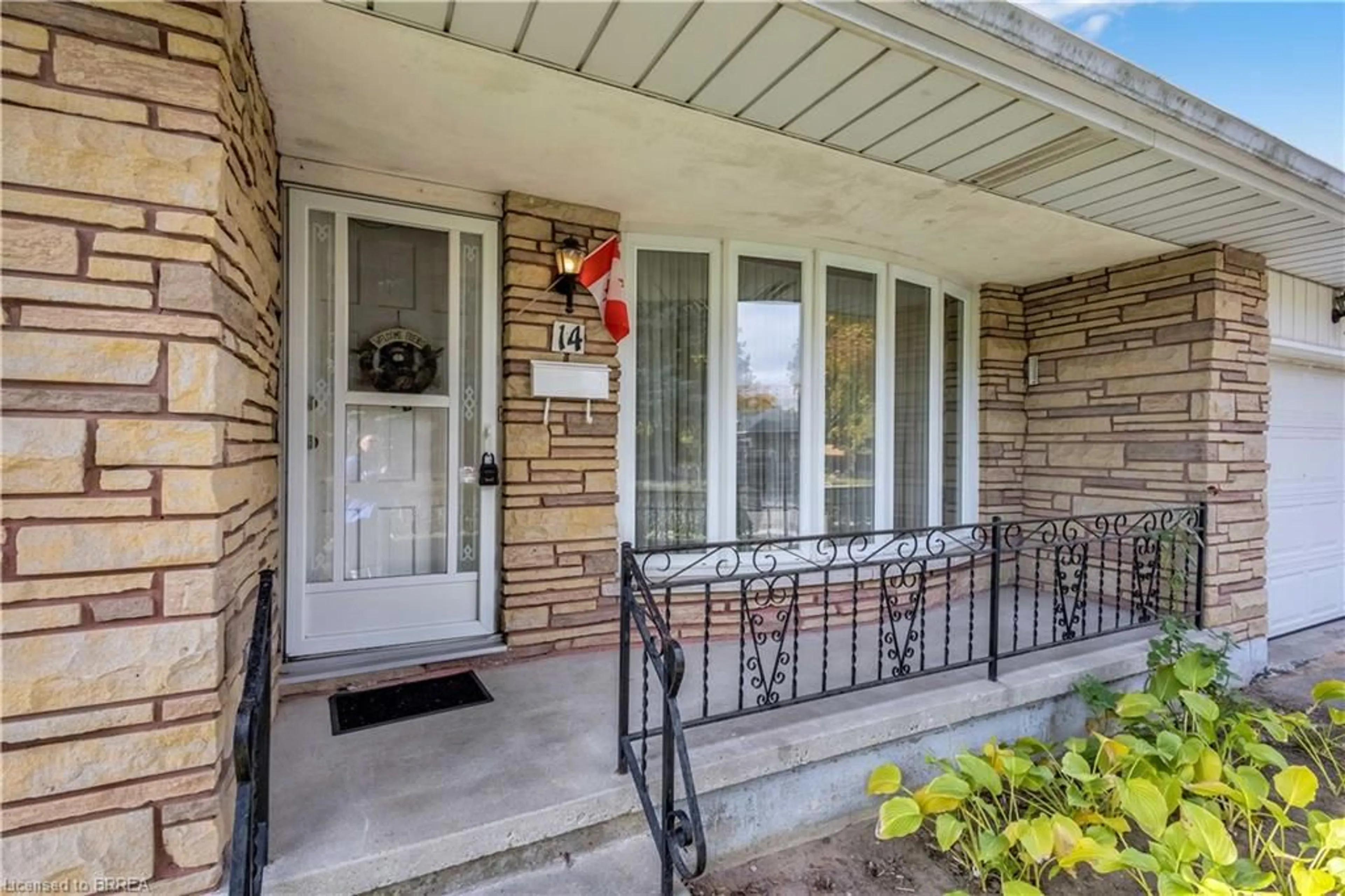 Indoor entryway for 14 Burdock Blvd, Brantford Ontario N3R 6B6