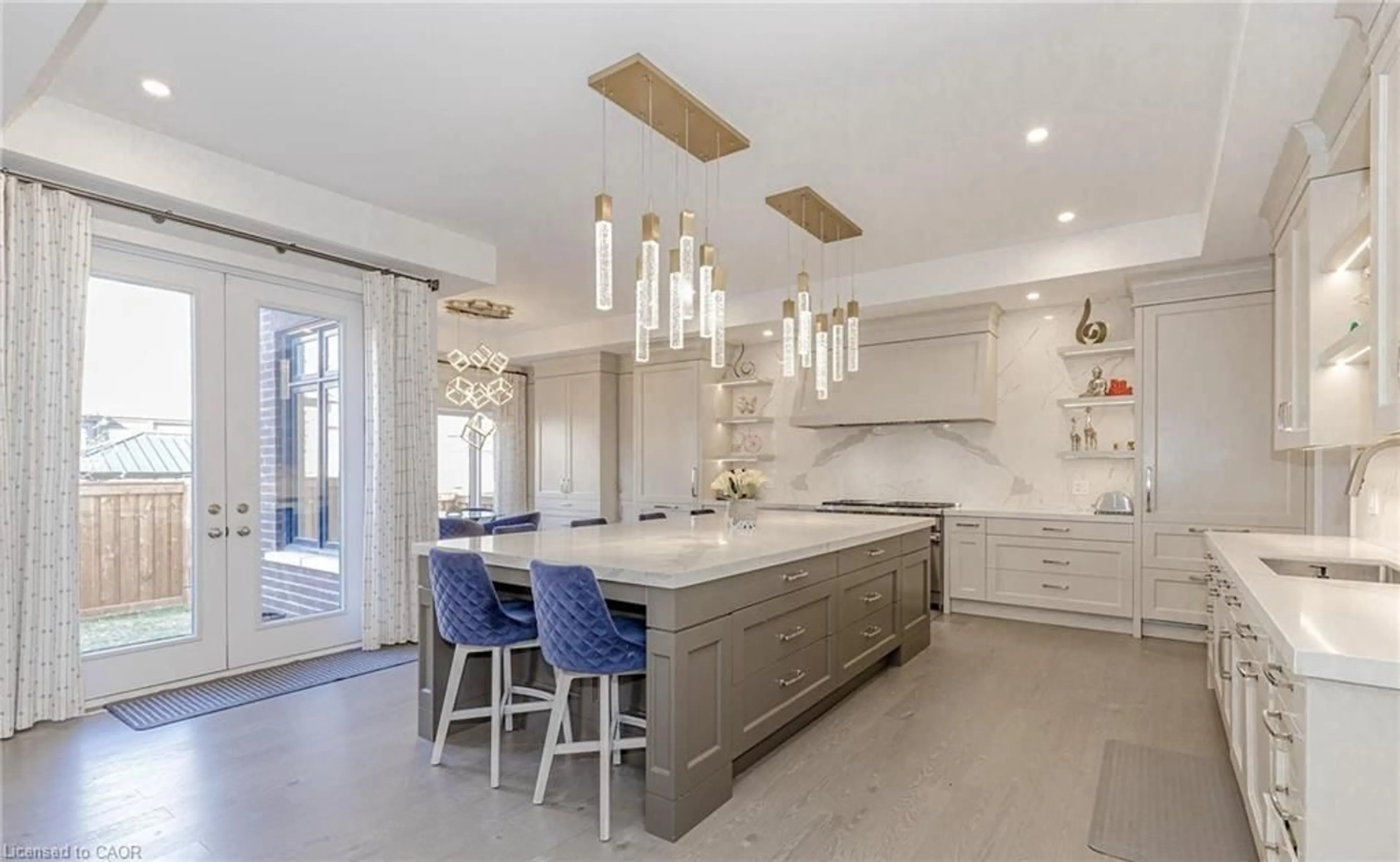 Open concept kitchen, unknown for 1217 Ironbridge Rd, Oakville Ontario L6M 5M5