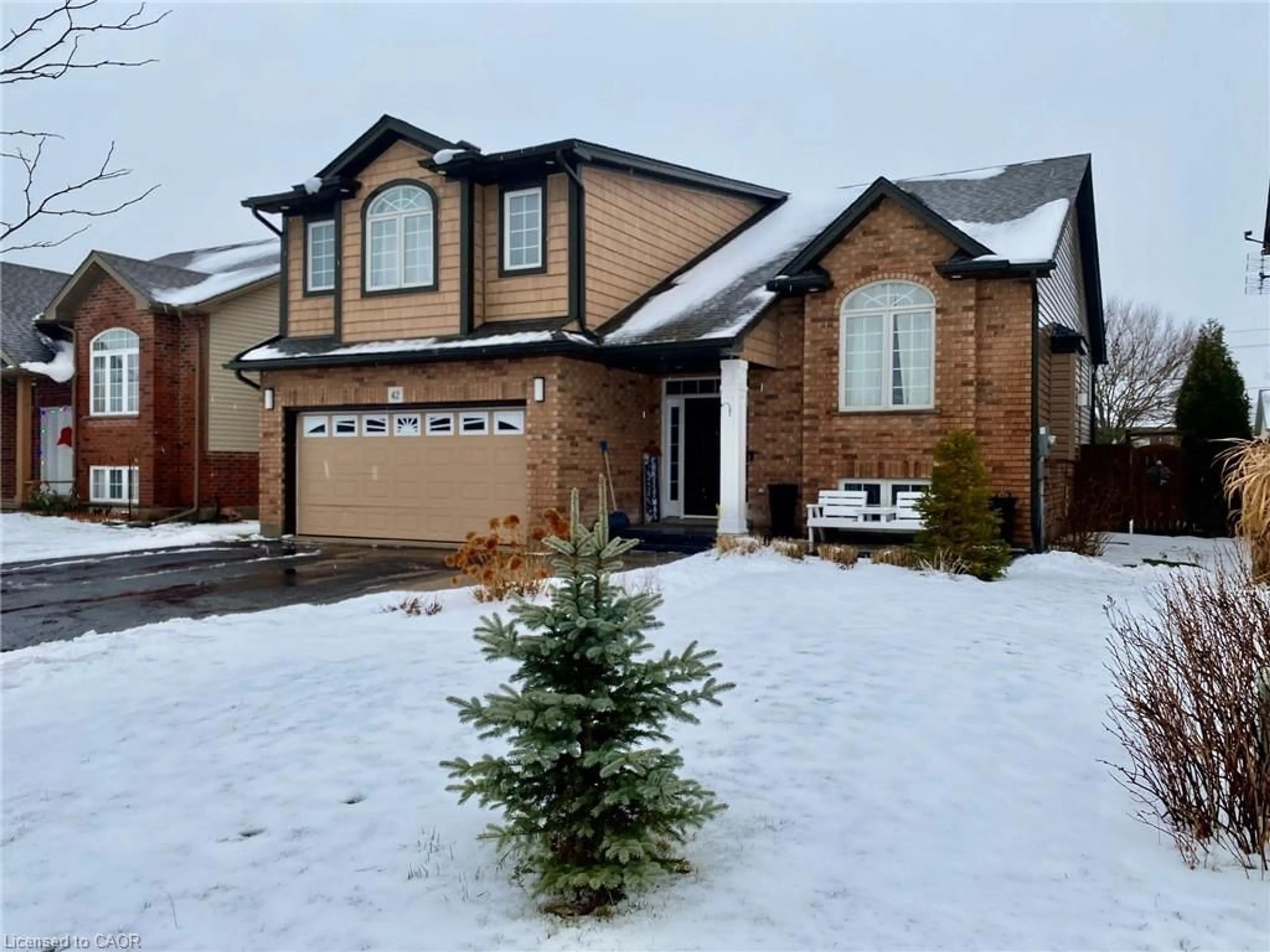 Home with brick exterior material, street for 42 Jane St, Smithville Ontario L0R 2A0