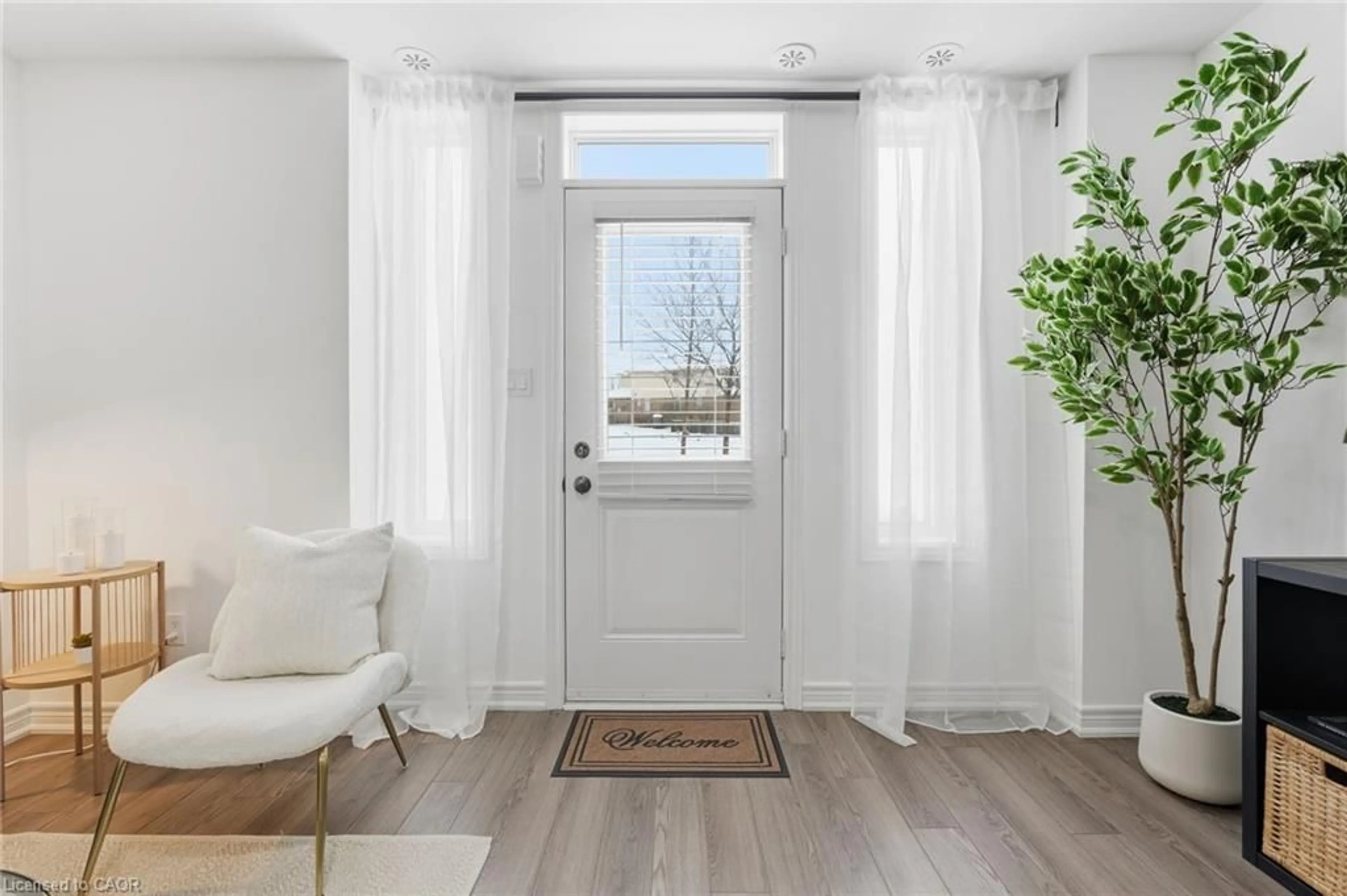 Indoor entryway for 154 Watson Pky, Guelph Ontario N1E 0P6