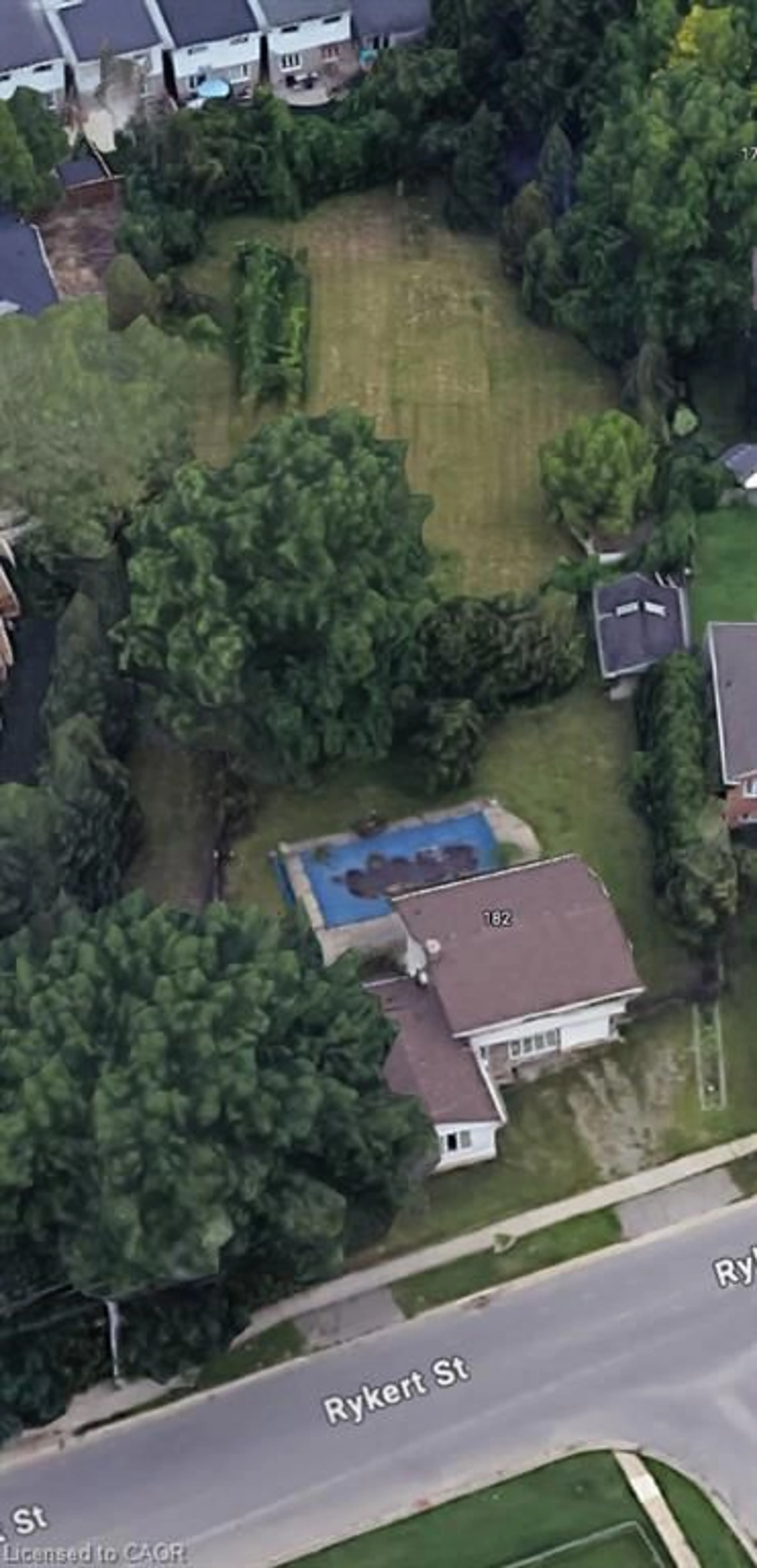 A pic from outside/outdoor area/front of a property/back of a property/a pic from drone, unknown for 182 Rykert St, St. Catharines Ontario L2S 2B7
