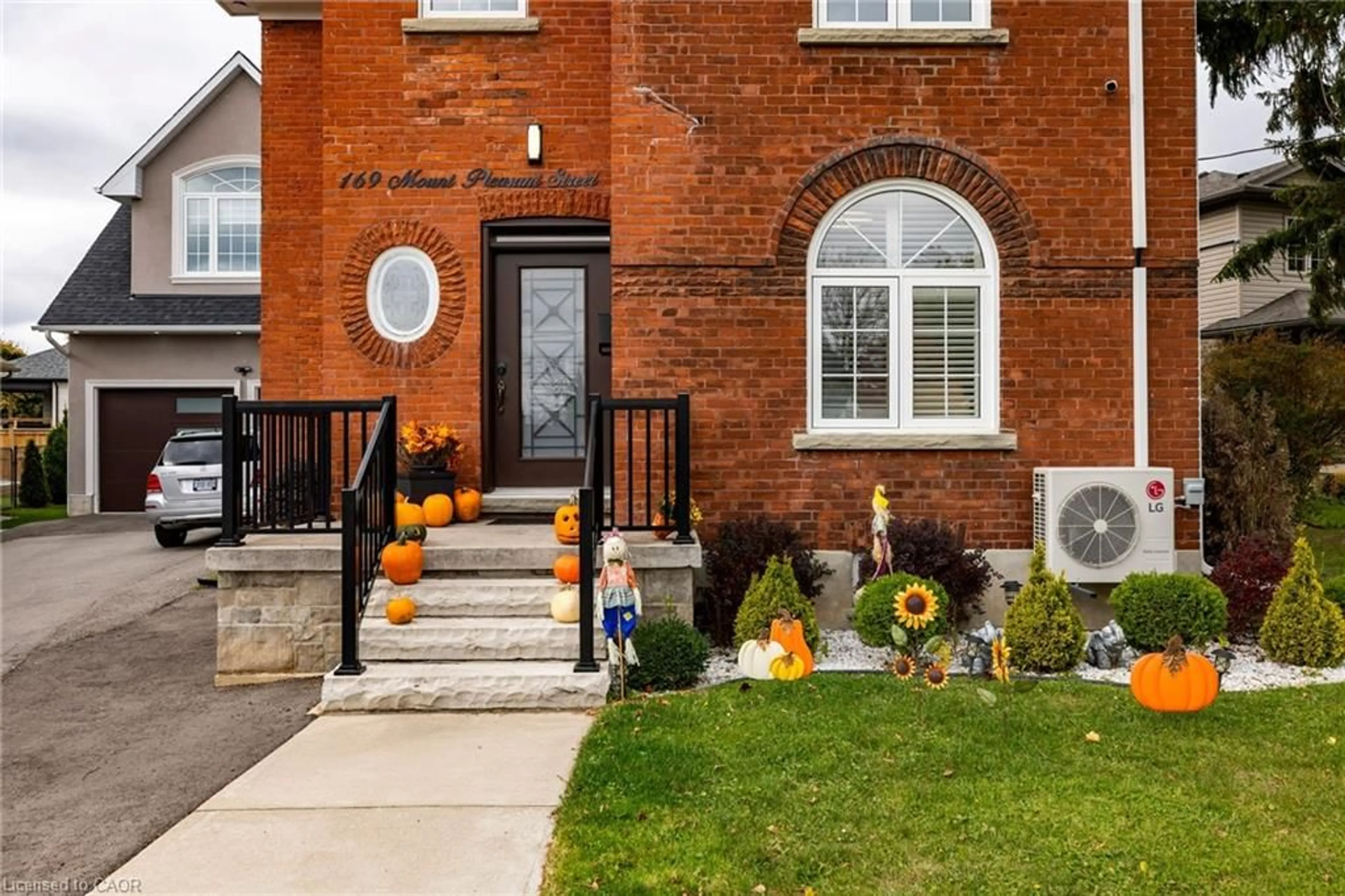 Home with brick exterior material, street for 169 Mount Pleasant St, Brantford Ontario N3T 1T6