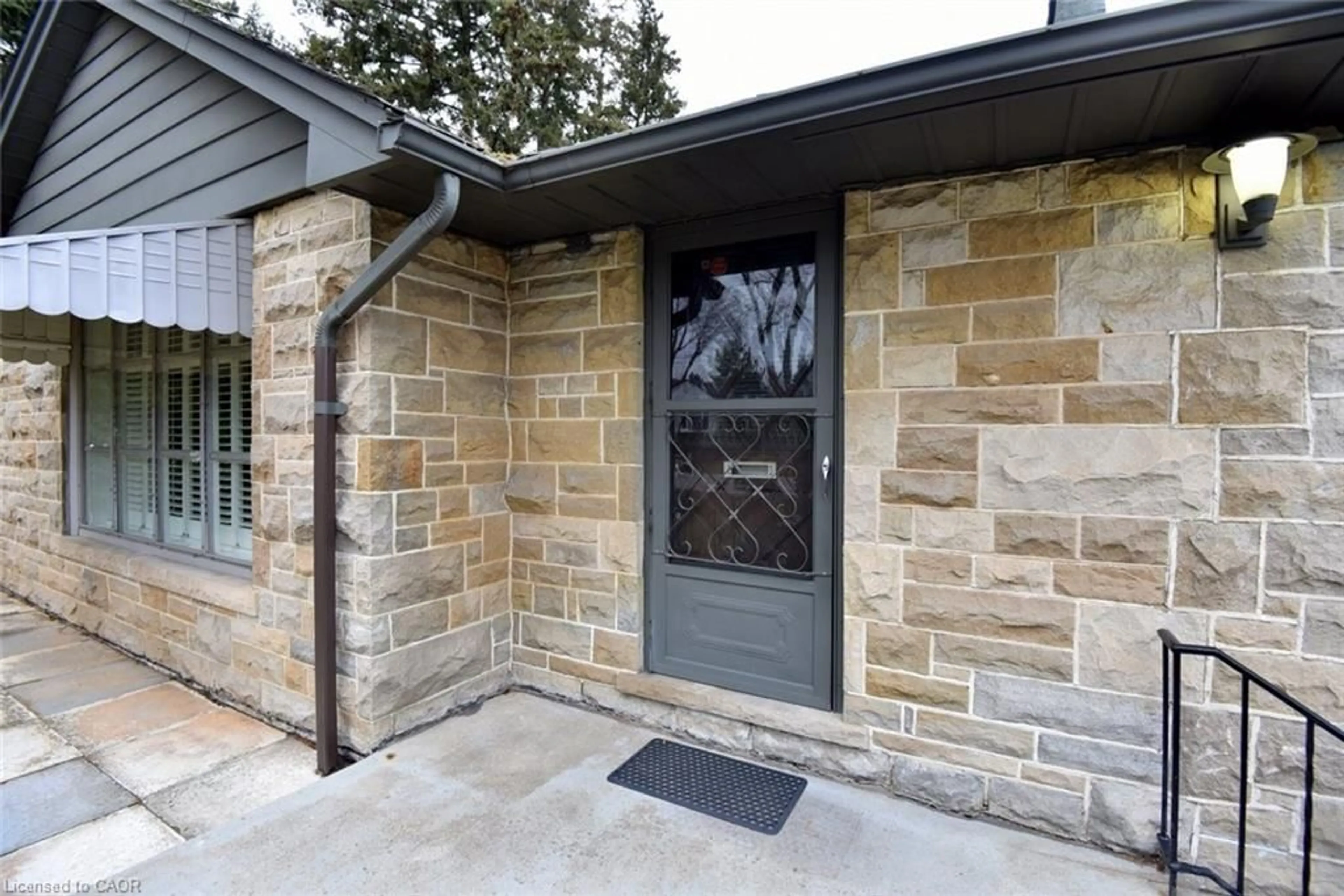 Home with brick exterior material, street for 959 Easterbrook Ave, Burlington Ontario L7T 1P9