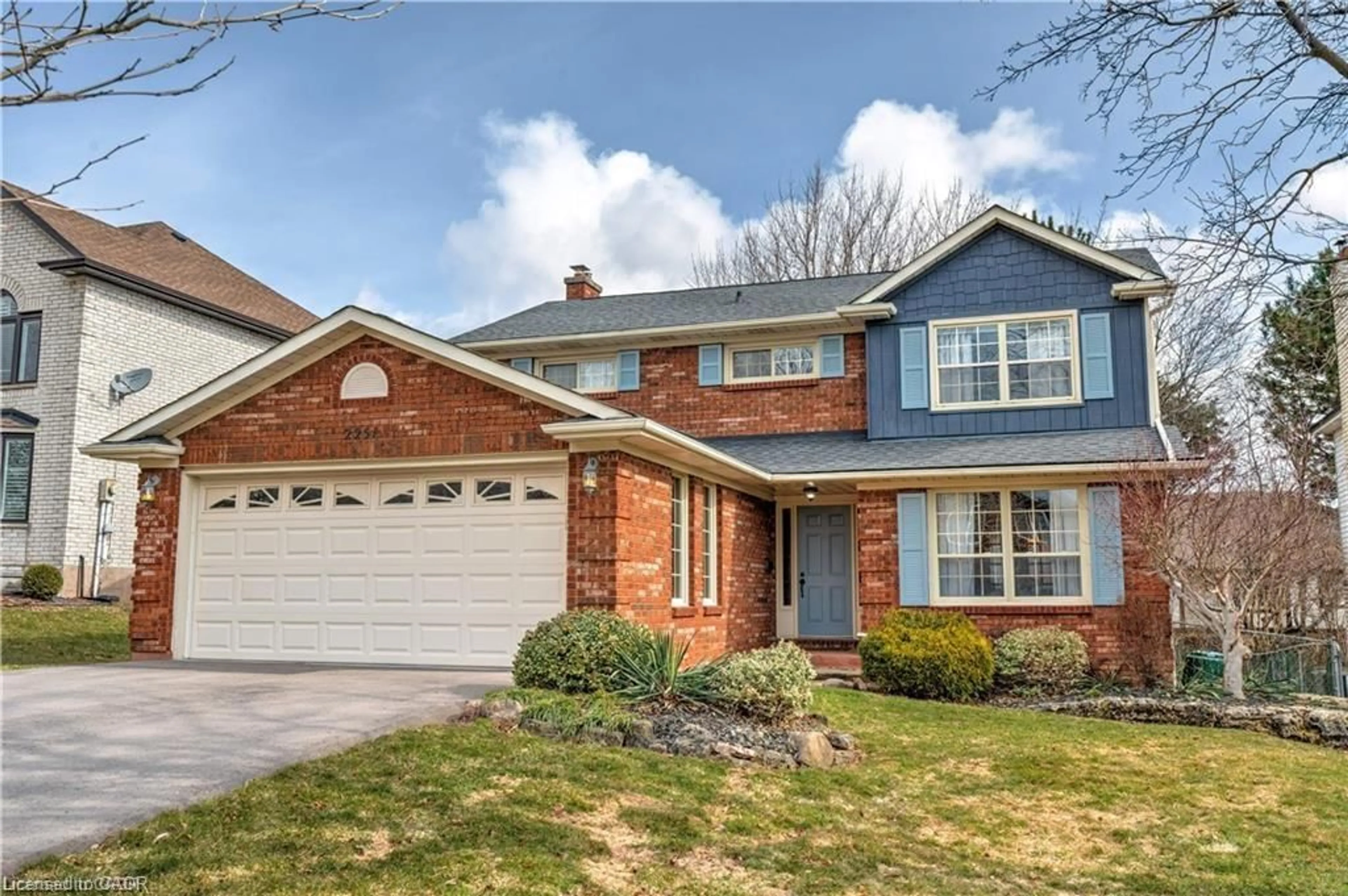 Home with brick exterior material, street for 2251 Mansfield Dr, Burlington Ontario L7P 3J3