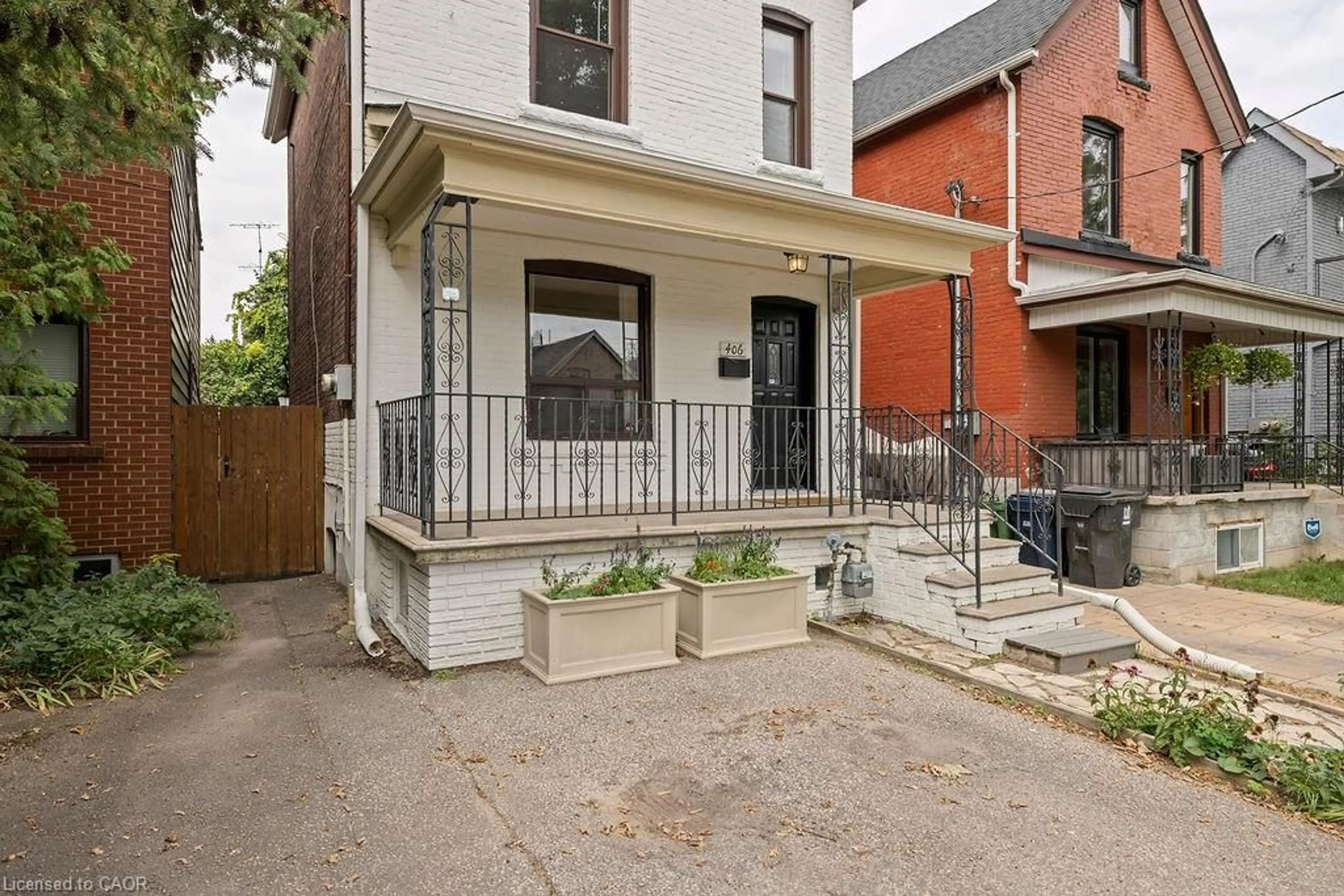 Patio, street for 406 Margueretta St, Toronto Ontario M6H 3S5