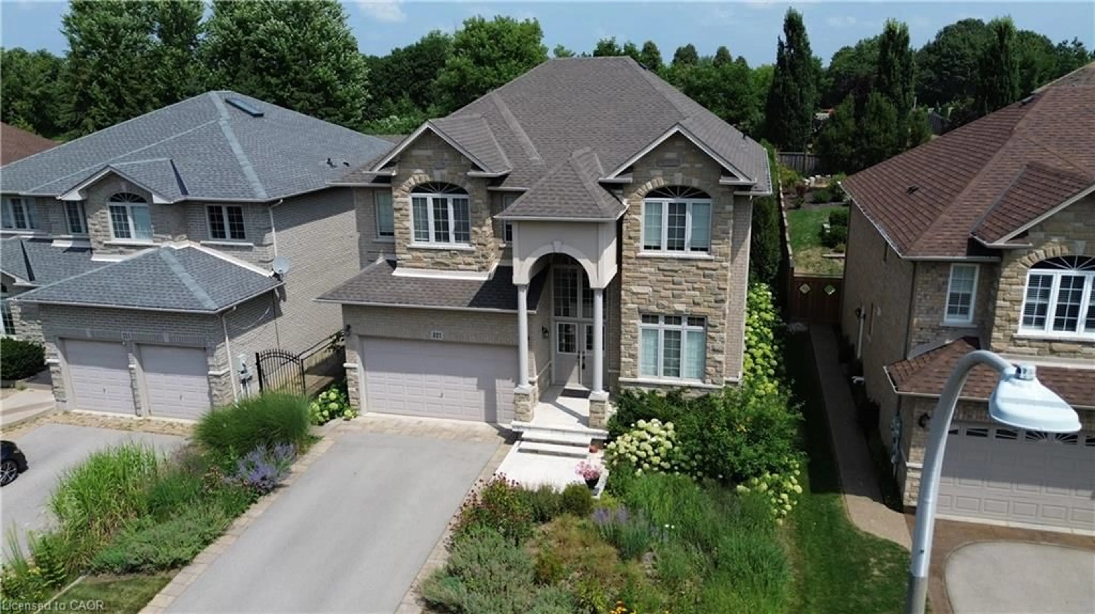 A pic from outside/outdoor area/front of a property/back of a property/a pic from drone, street for 321 Braithwaite Ave, Ancaster Ontario L9G 5A7