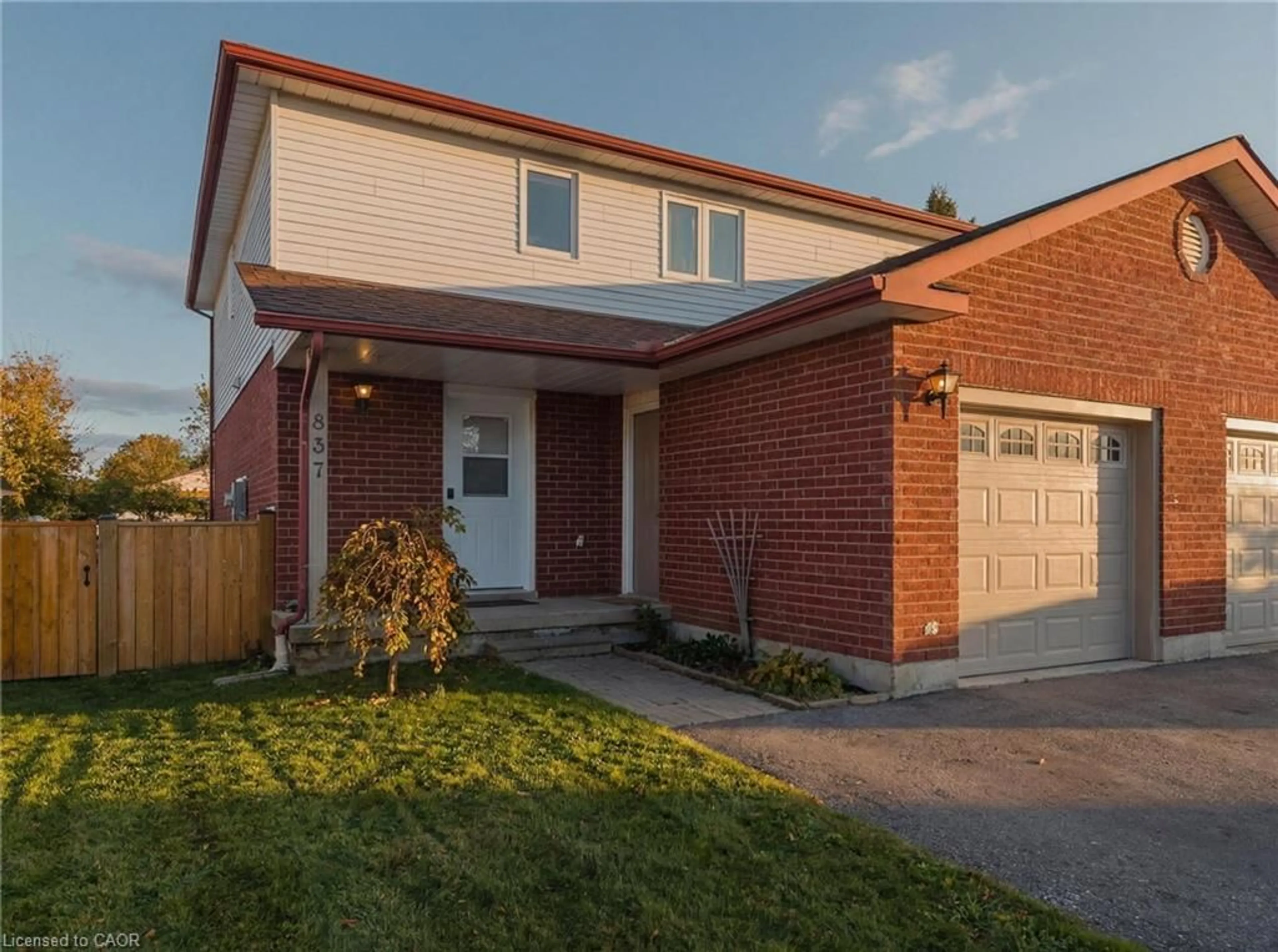 Home with brick exterior material, street for 837 Edgar St, Listowel Ontario N4W 3R3