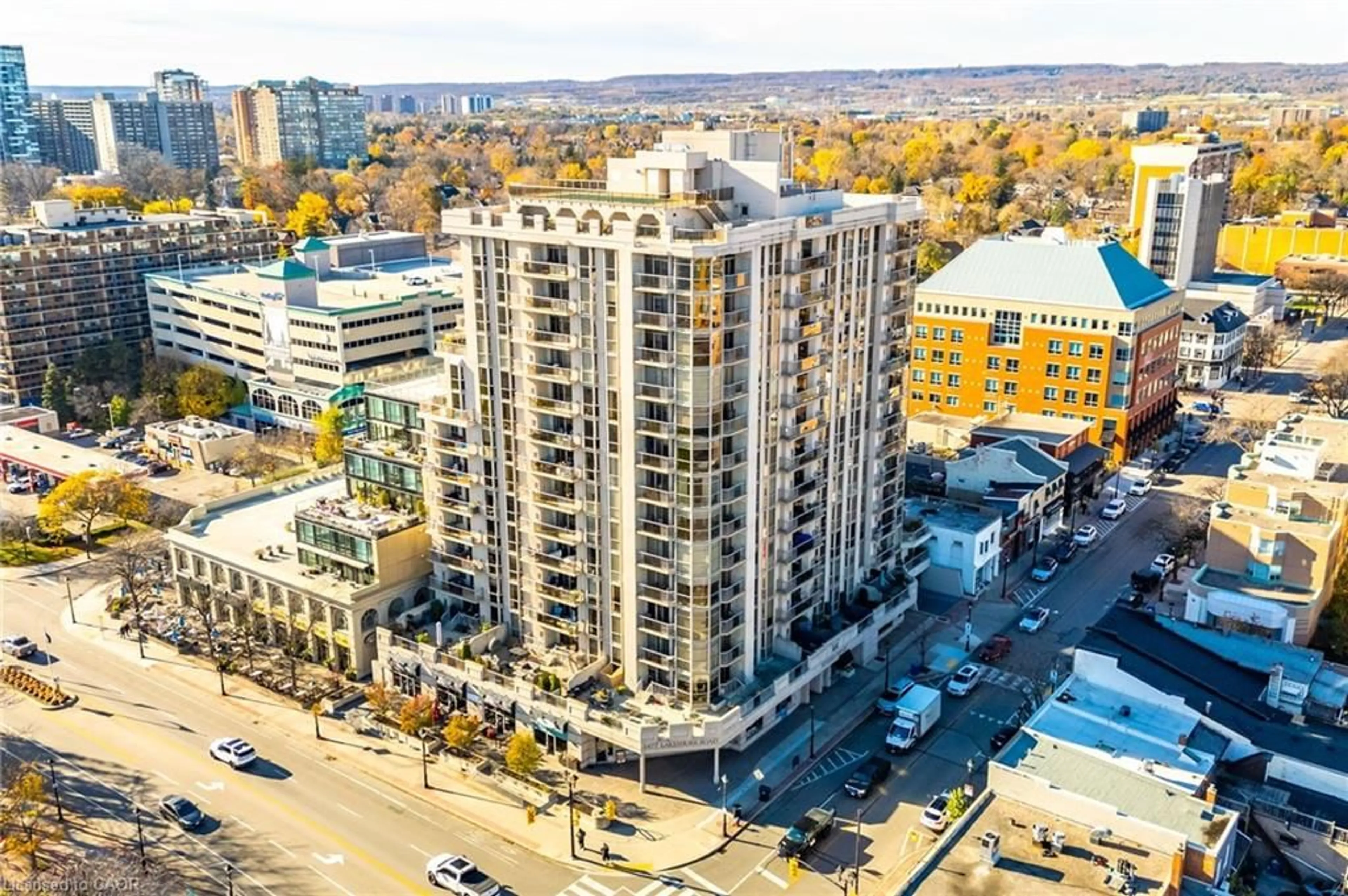 A pic from outside/outdoor area/front of a property/back of a property/a pic from drone, city buildings view from balcony for 1477 Lakeshore Rd #304, Burlington Ontario L7S 1B5