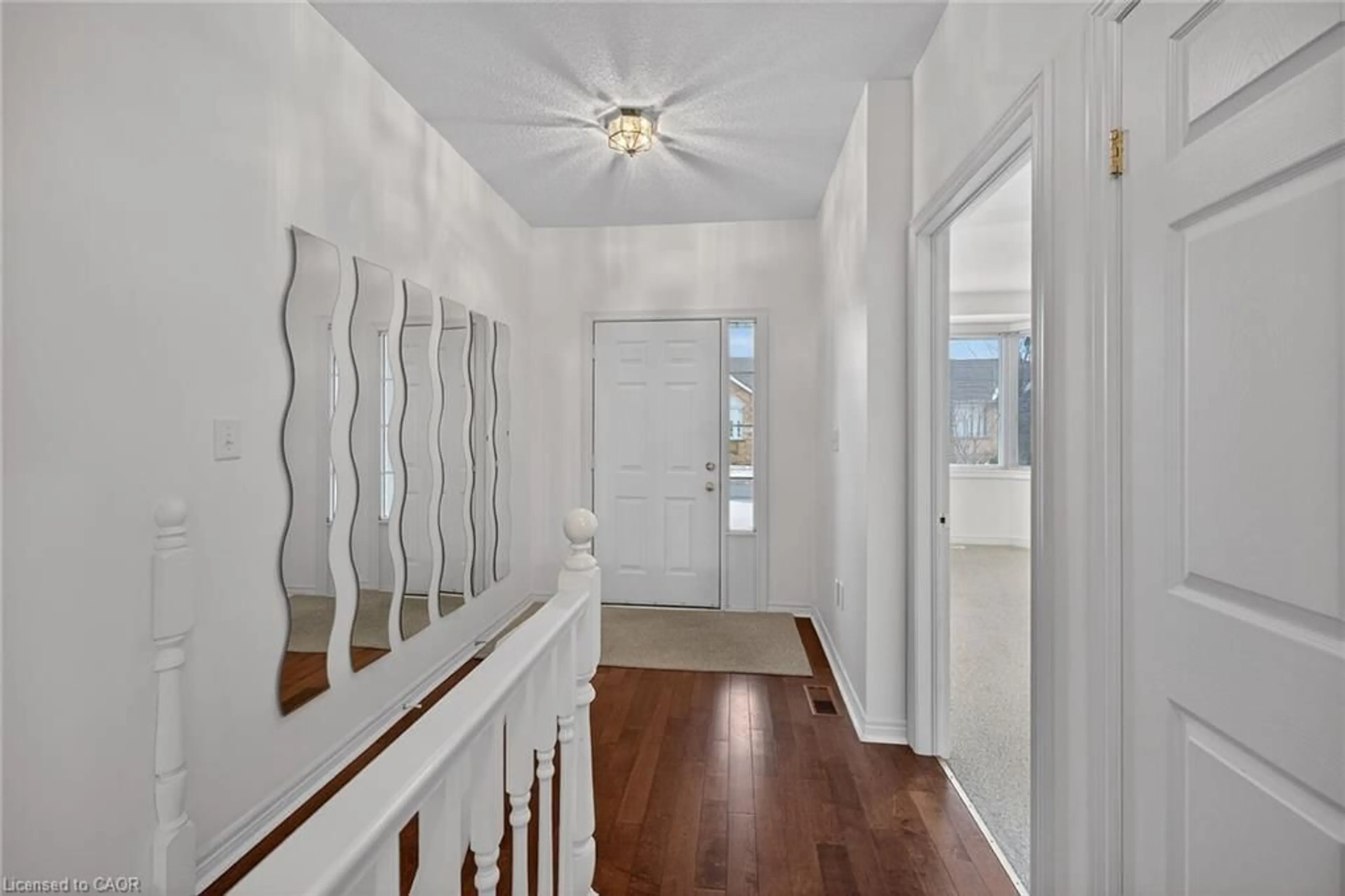 Indoor entryway for 18 Critzia Dr, Mount Hope Ontario L0R 1W0