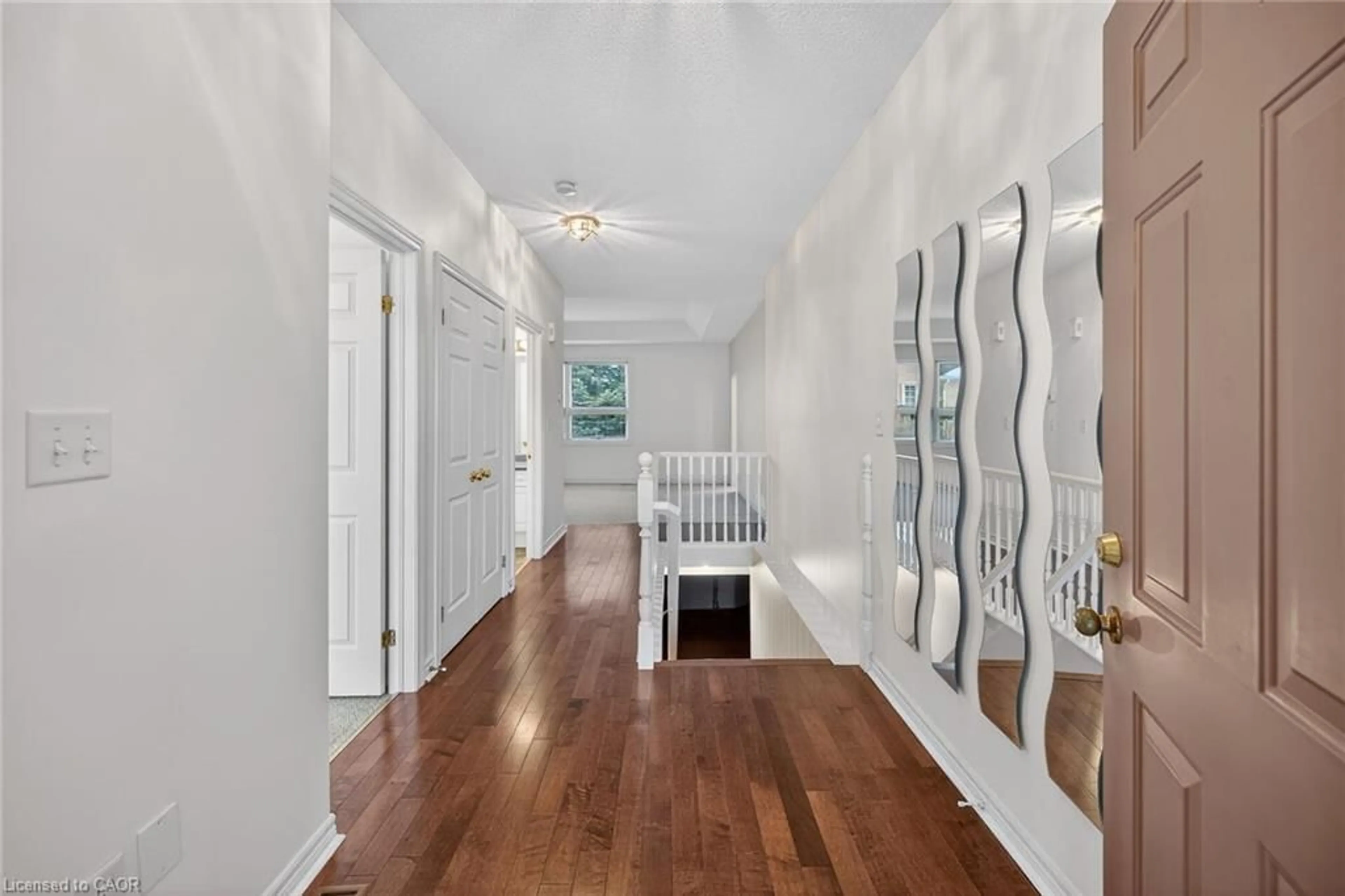 Indoor entryway for 18 Critzia Dr, Mount Hope Ontario L0R 1W0