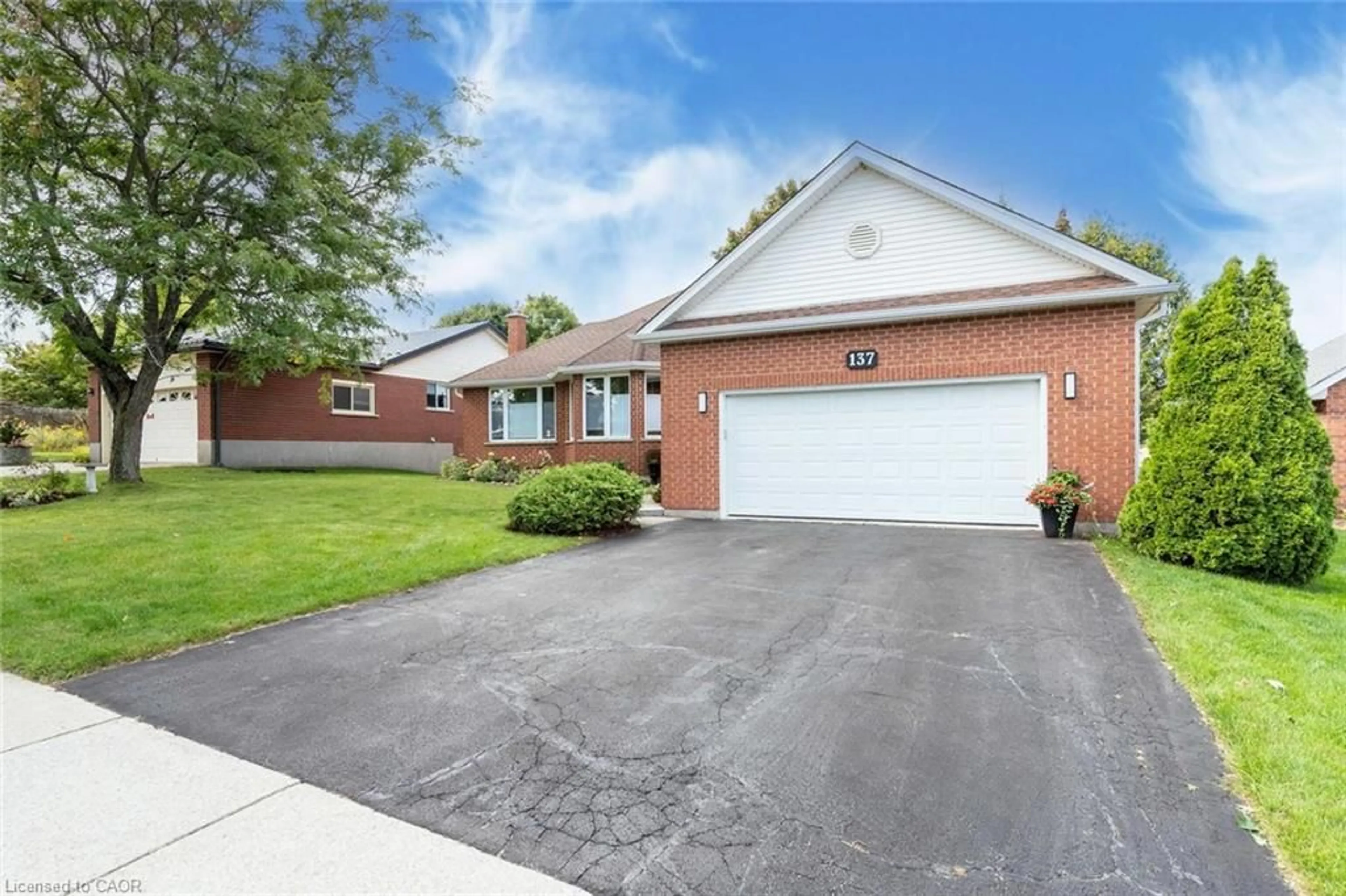 Home with brick exterior material, street for 137 Lou's Blvd, Rockwood Ontario N0B 2K0