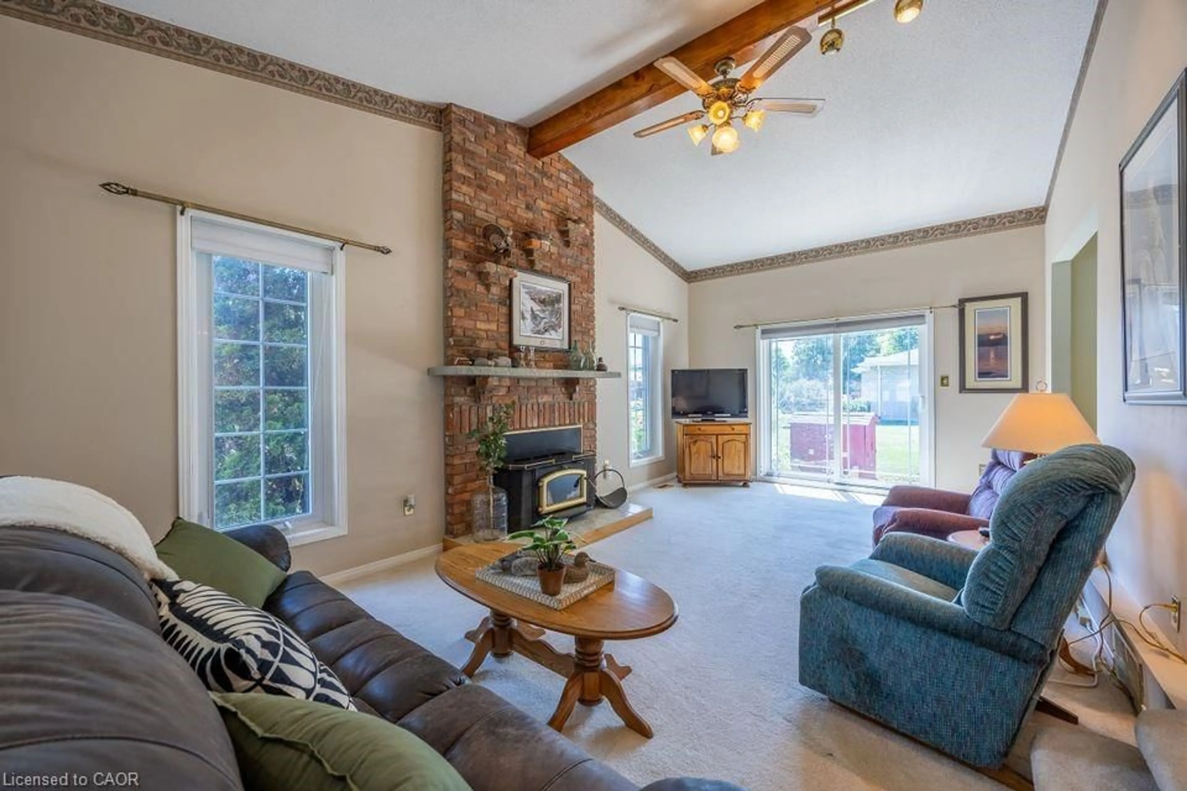 Living room with furniture, unknown for 23 Backus Dr, Port Rowan Ontario N0E 1M0