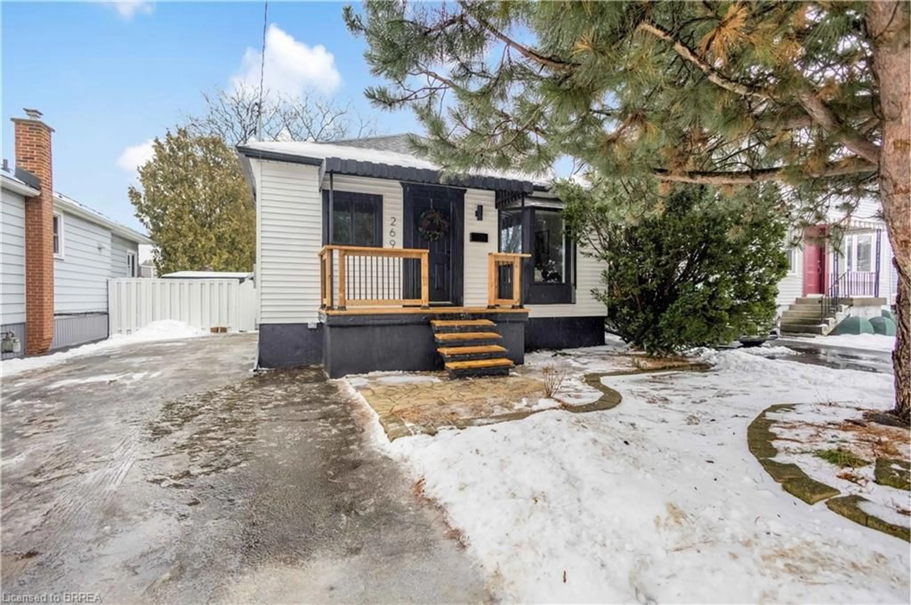 Unknown for 269 East 28th St, Hamilton Ontario L8V 3J2