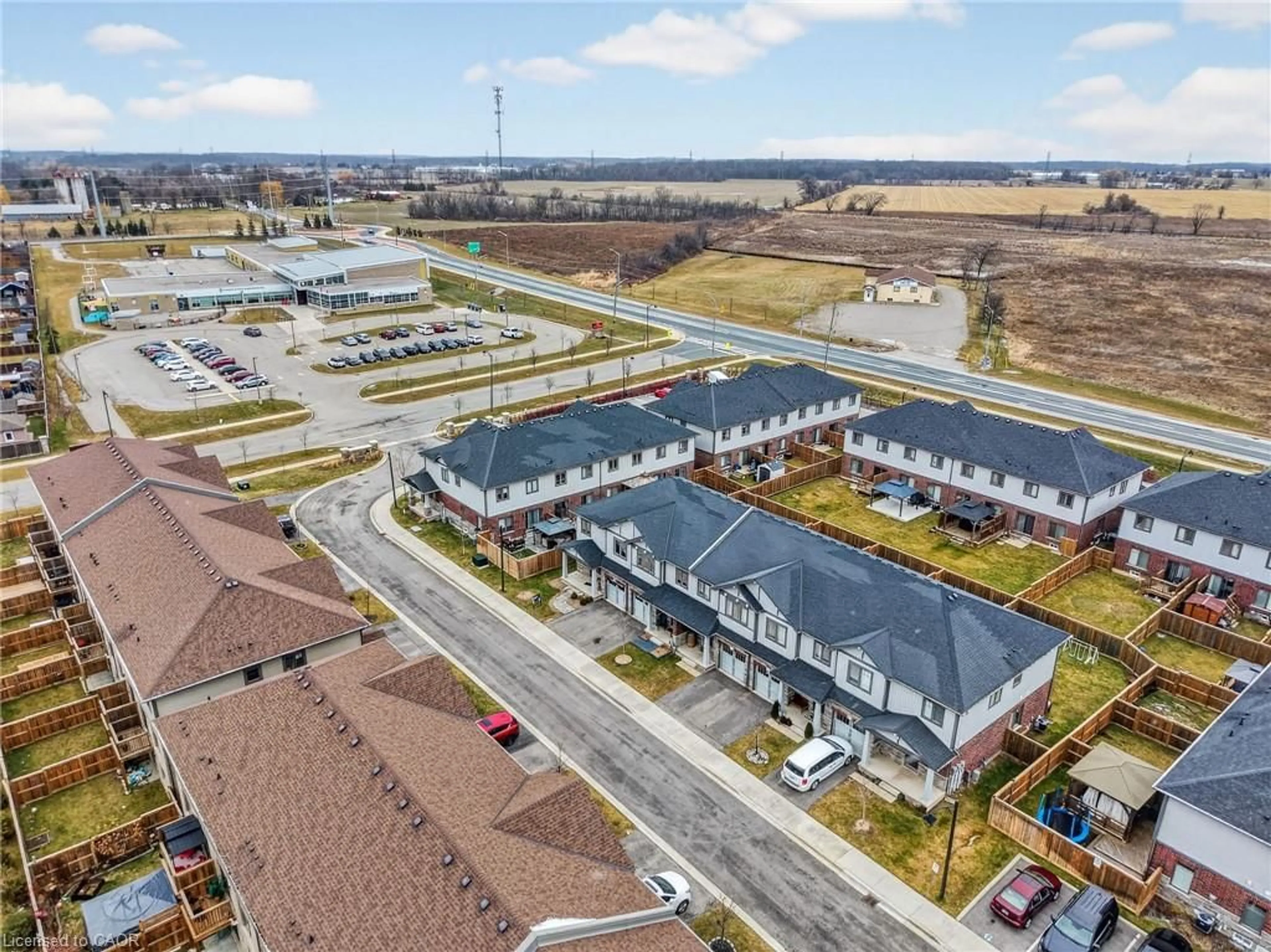 A pic from outside/outdoor area/front of a property/back of a property/a pic from drone, street for 73 Severino Cir, Smithville Ontario L0R 2A0