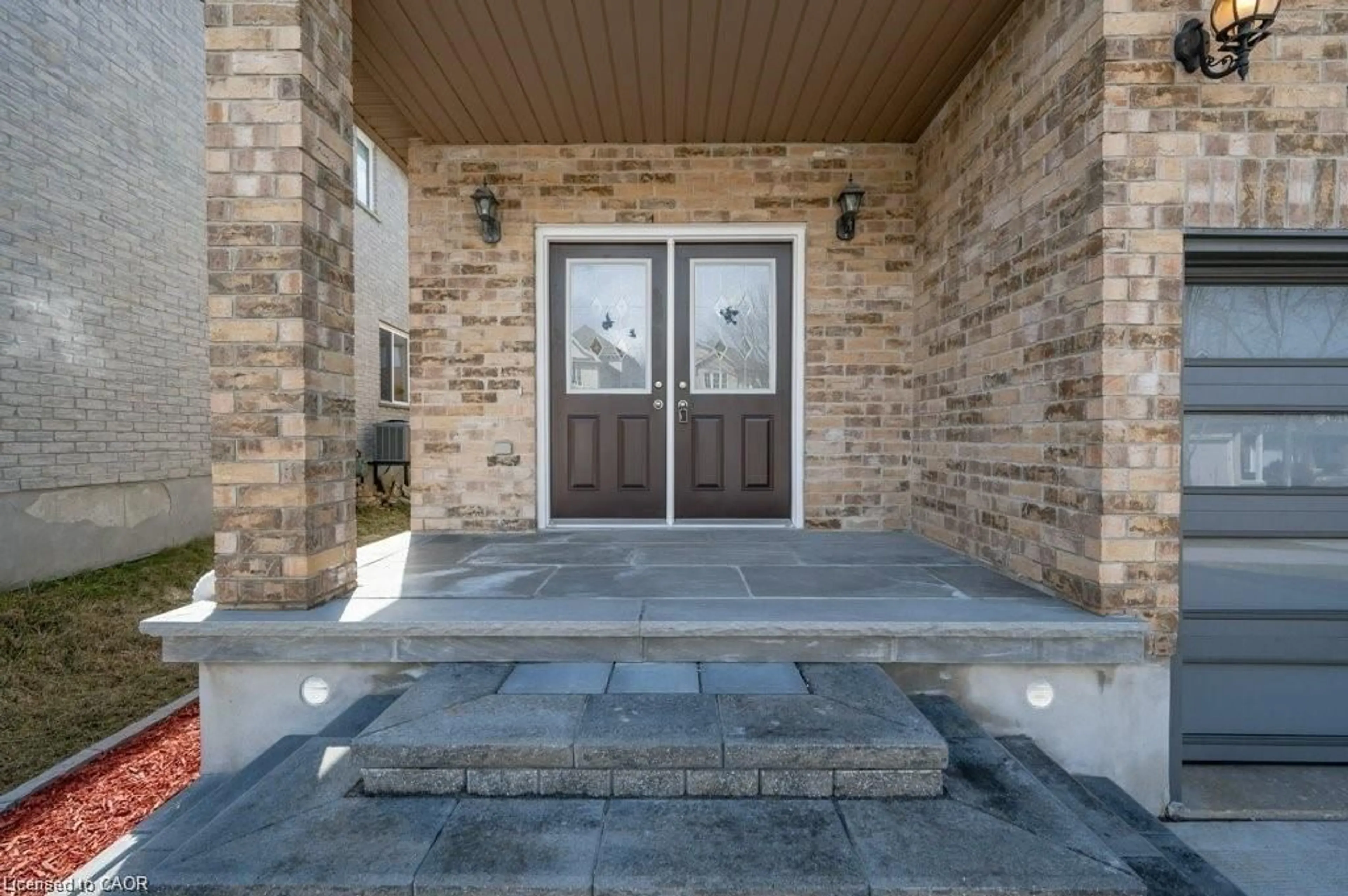 Indoor entryway for 609 Woolgrass Ave, Waterloo Ontario N2V 2X9