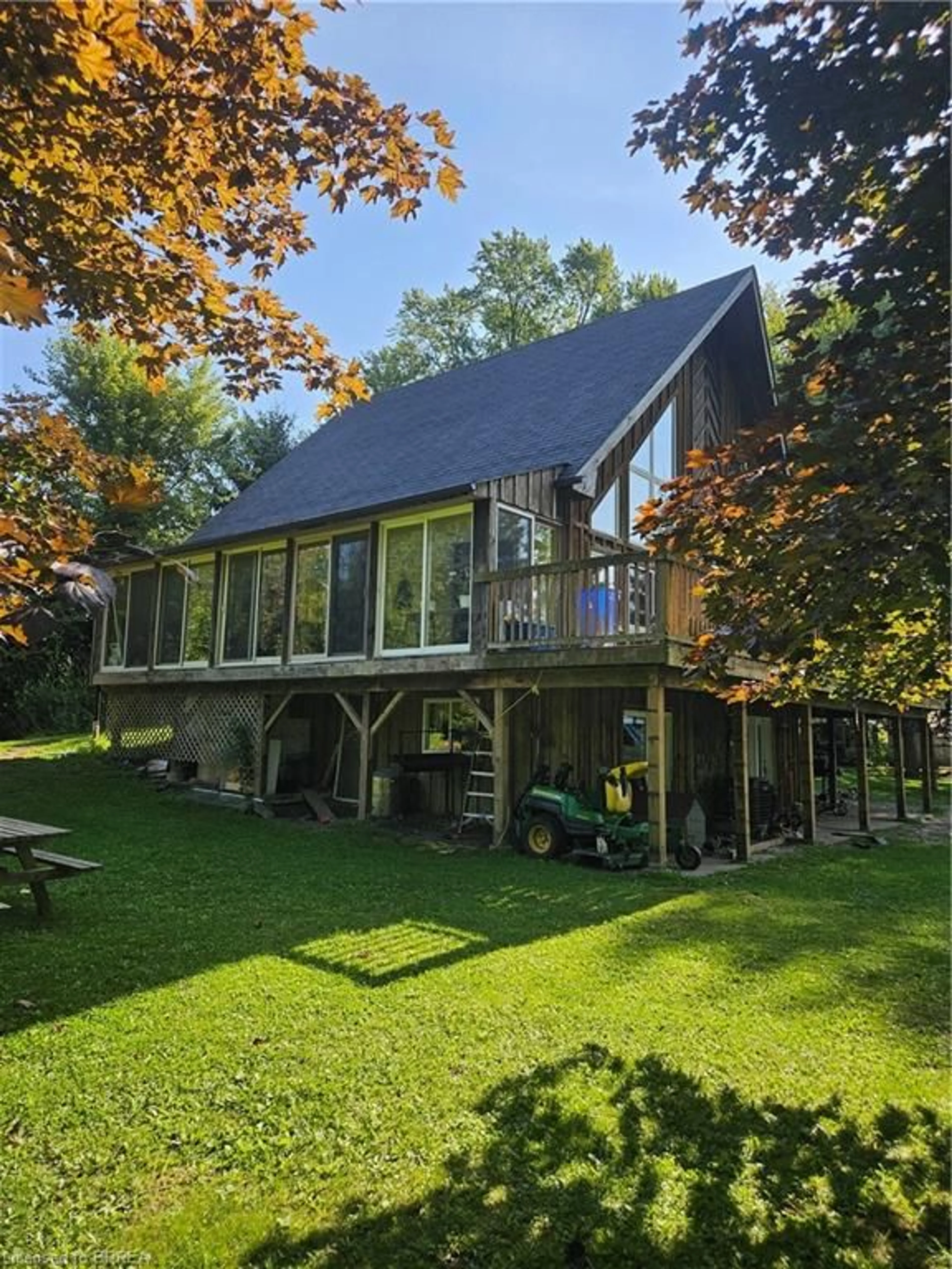 Home with vinyl exterior material, water/lake/river/ocean view for 980-990 Norfolk County Road 28 Rd, Langton Ontario N0E 1G0