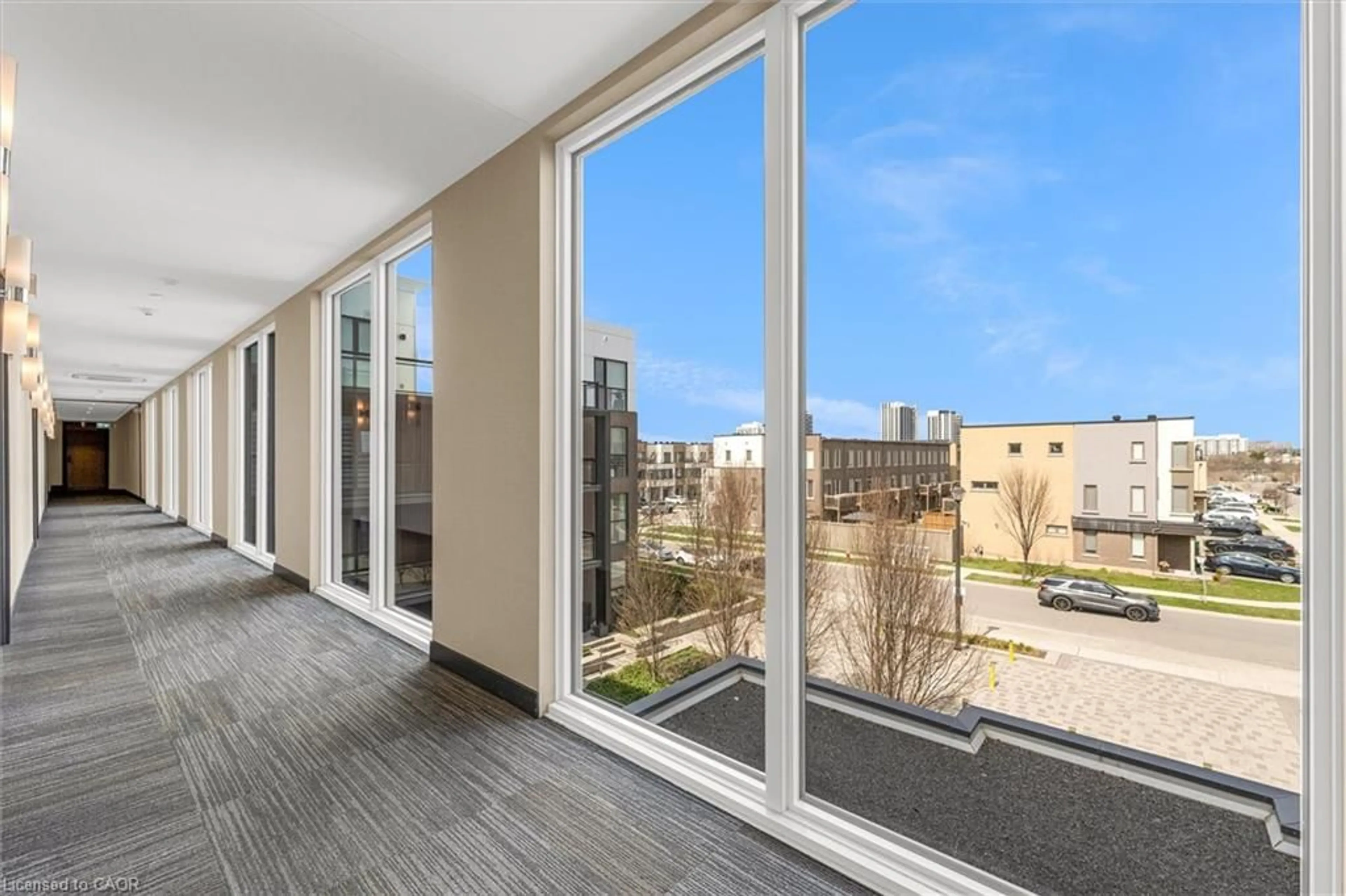 A pic of a room for 150 Sabina Dr #402, Oakville Ontario L6H 0W3