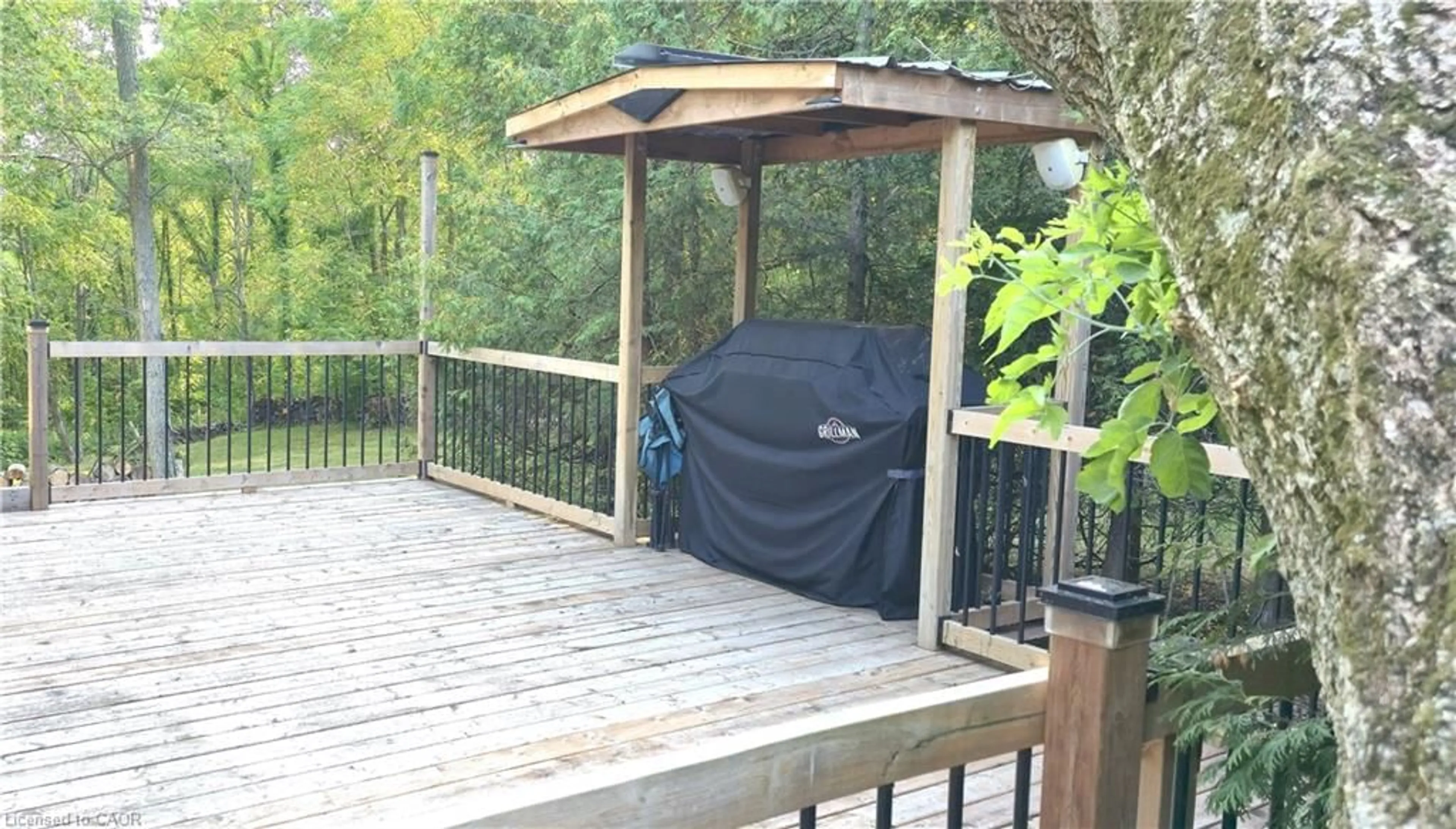 Patio, water/lake/river/ocean view for 165 Ridge Rd, Grimsby Ontario L3M 4E7