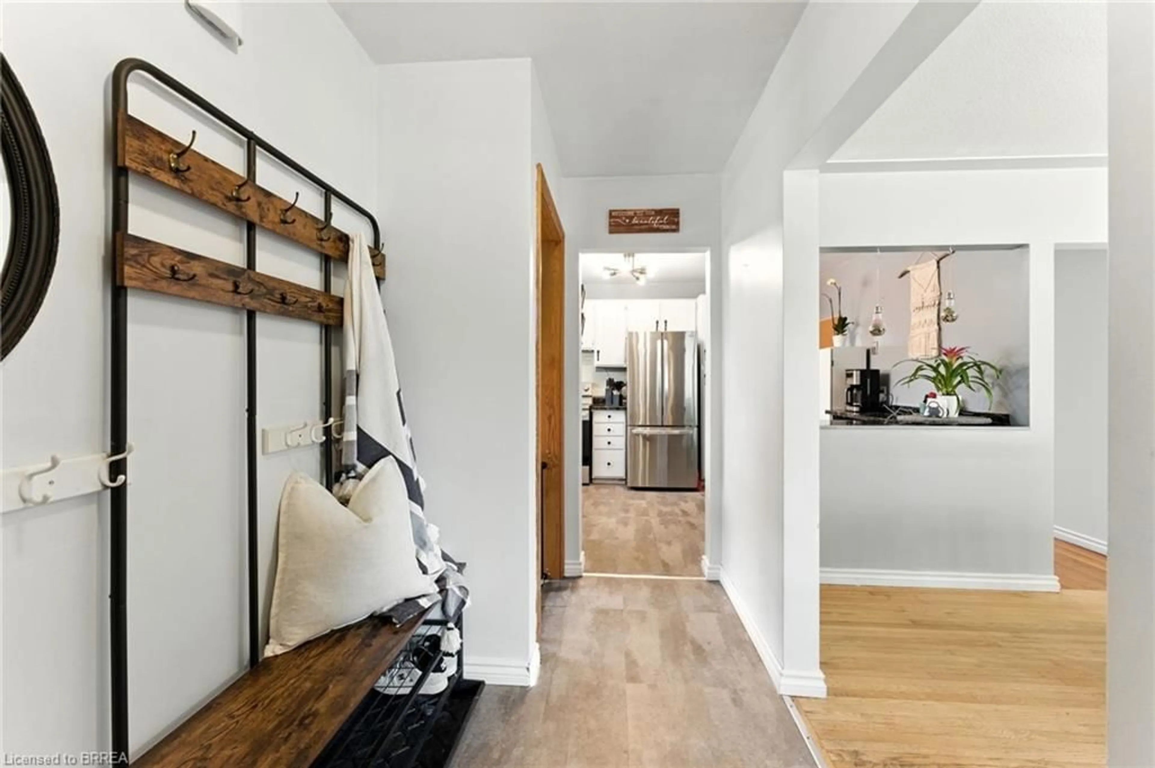 Indoor entryway for 22 Mccammon St, Paris Ontario N3L 1V9