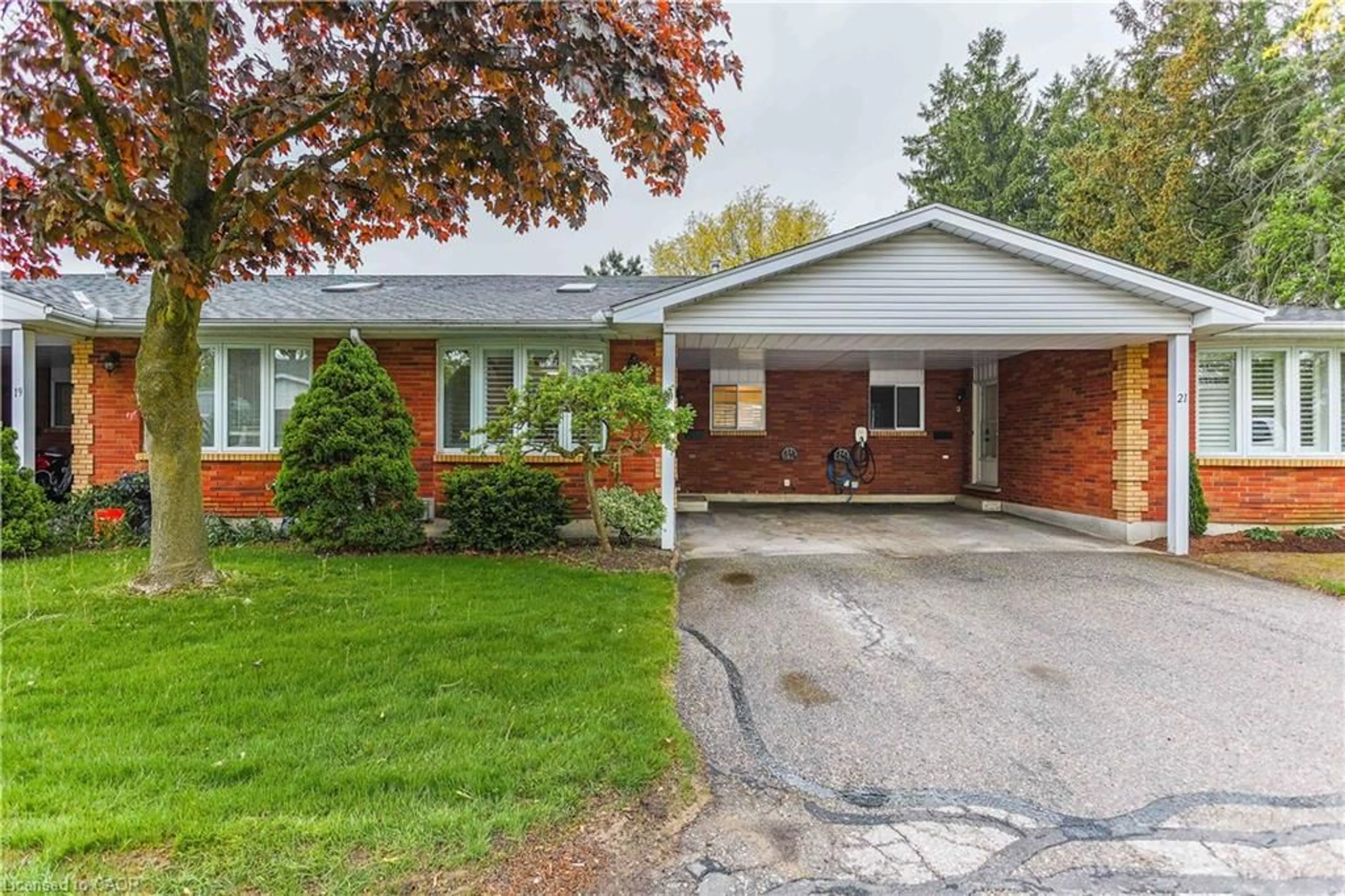 Home with brick exterior material, street for 1030 Colborne St #20, Brantford Ontario N3S 3T6