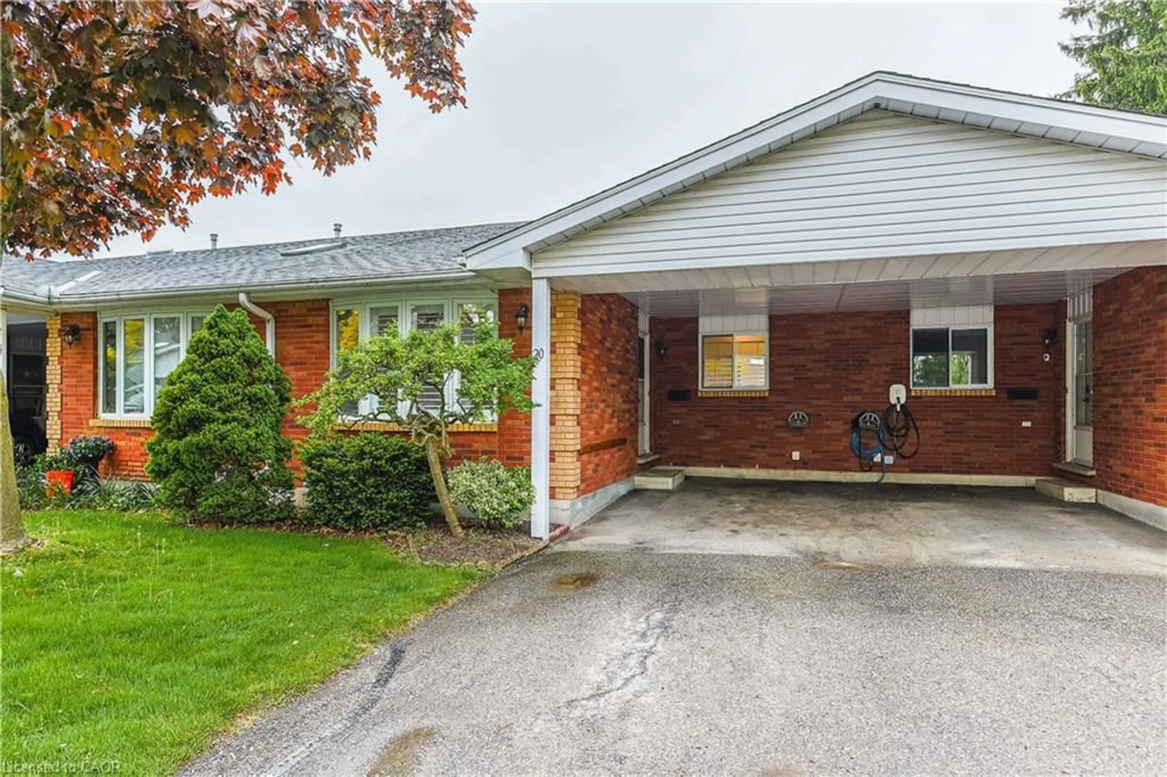 Home with brick exterior material, street for 1030 Colborne St #20, Brantford Ontario N3S 3T6