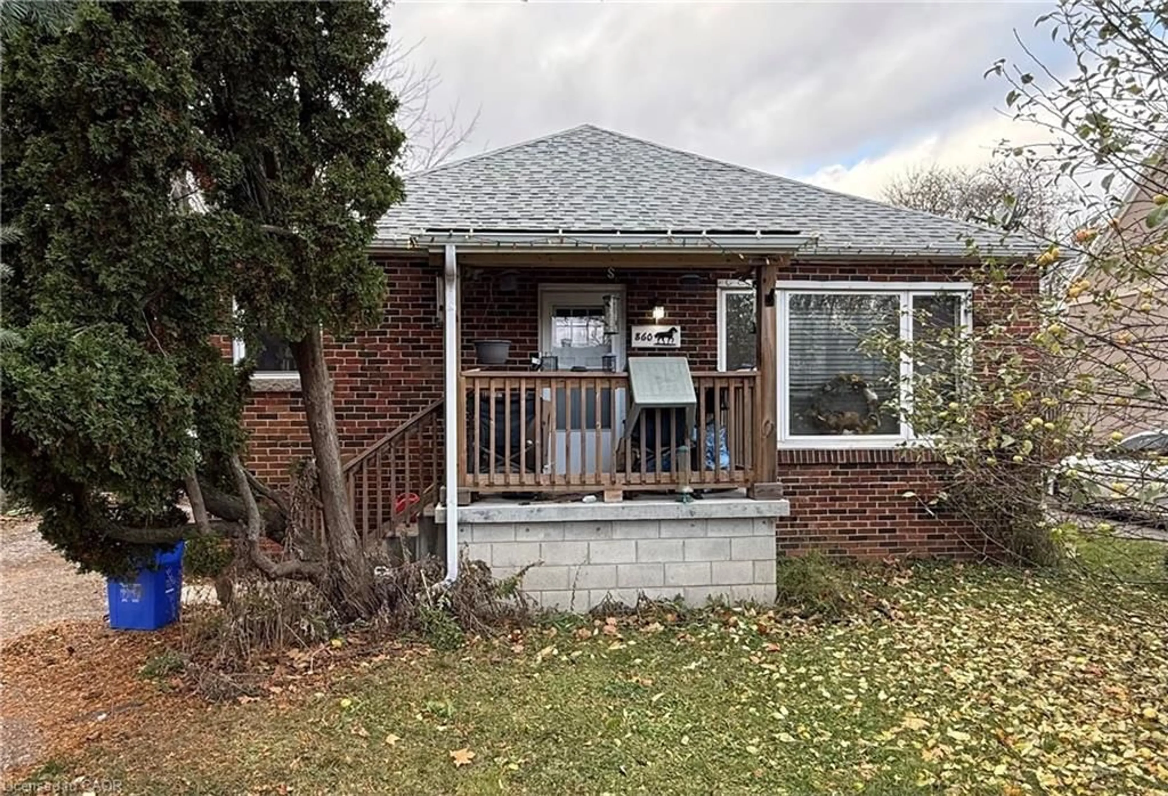 Home with brick exterior material, street for 860 Garth St, Hamilton Ontario L9C 4K8