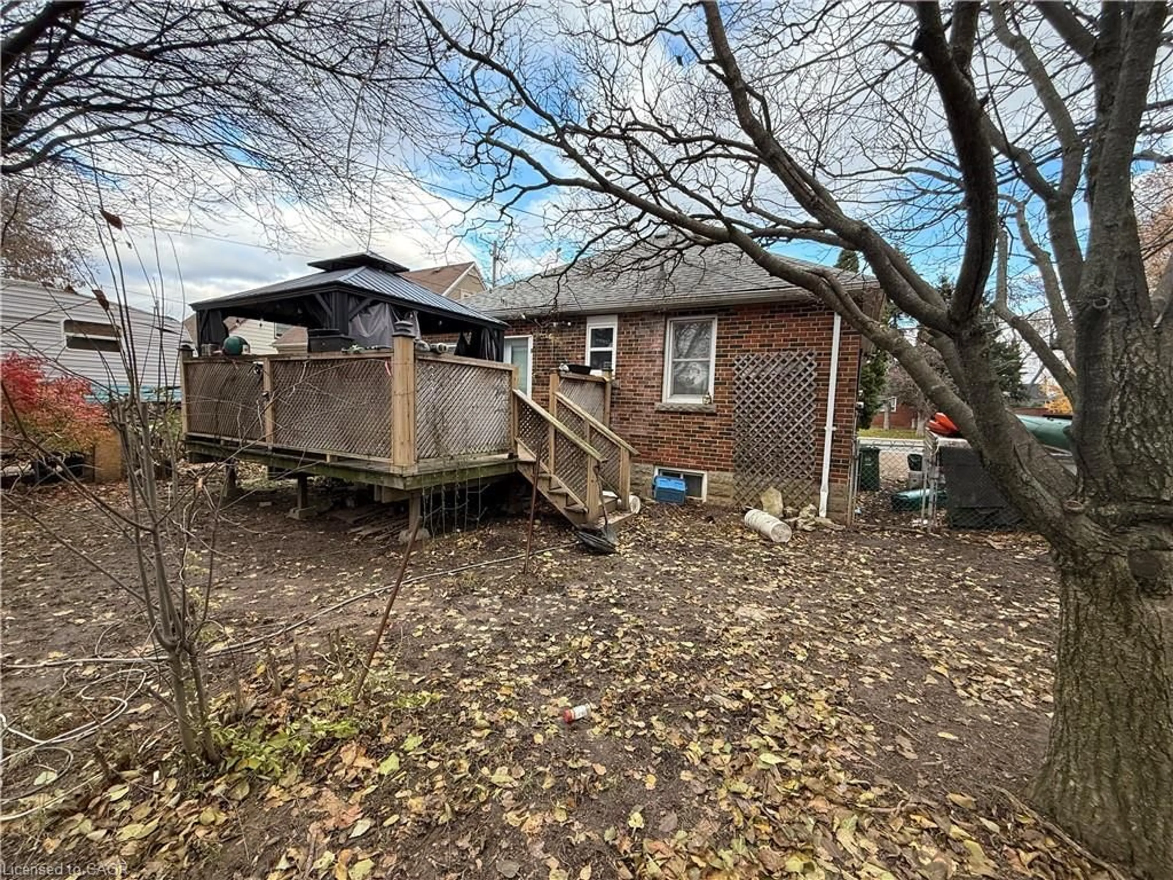 A pic from outside/outdoor area/front of a property/back of a property/a pic from drone, unknown for 860 Garth St, Hamilton Ontario L9C 4K8