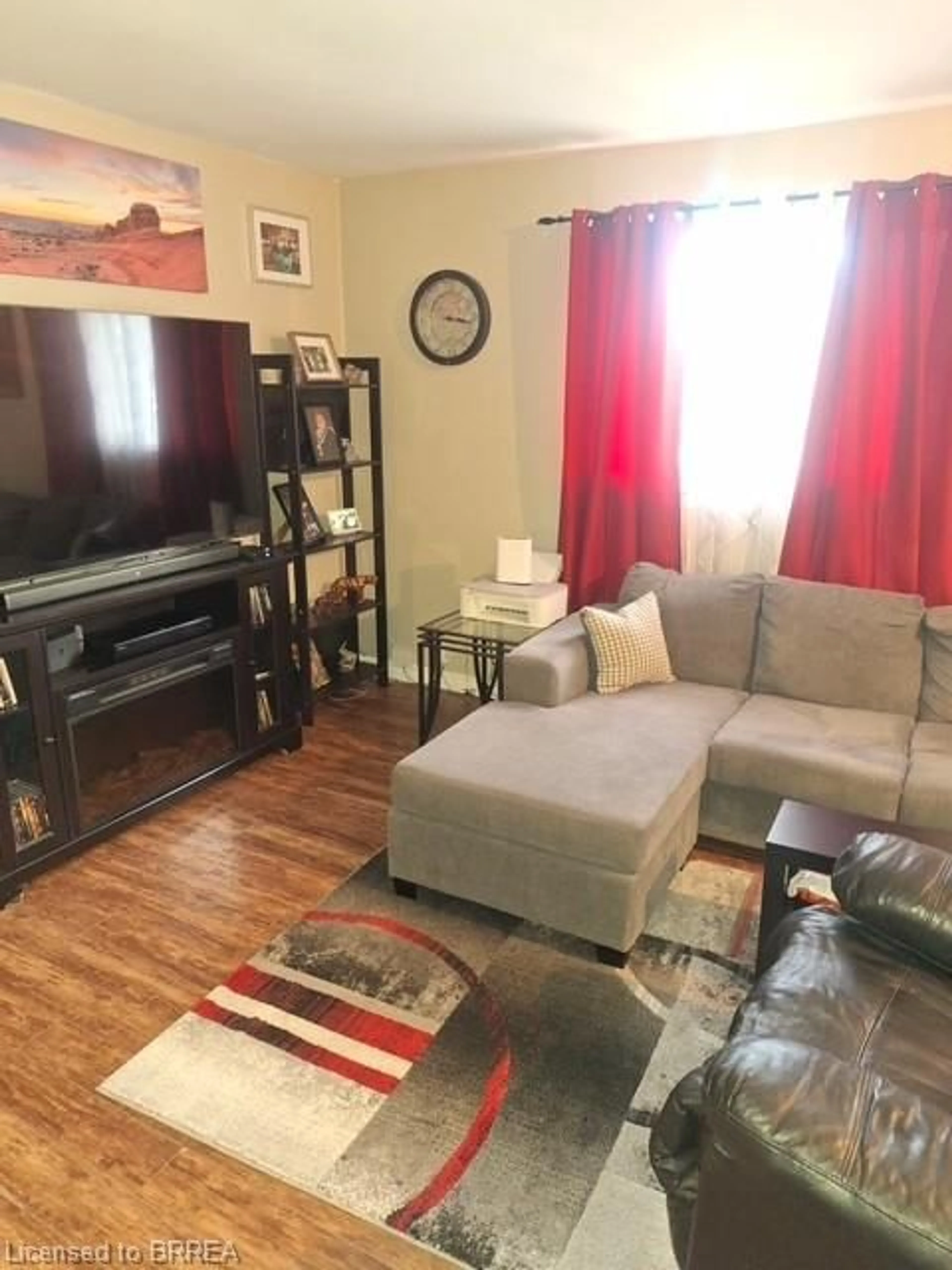 Living room with furniture, unknown for 166 Crosier St, Delhi Ontario N4B 3B1