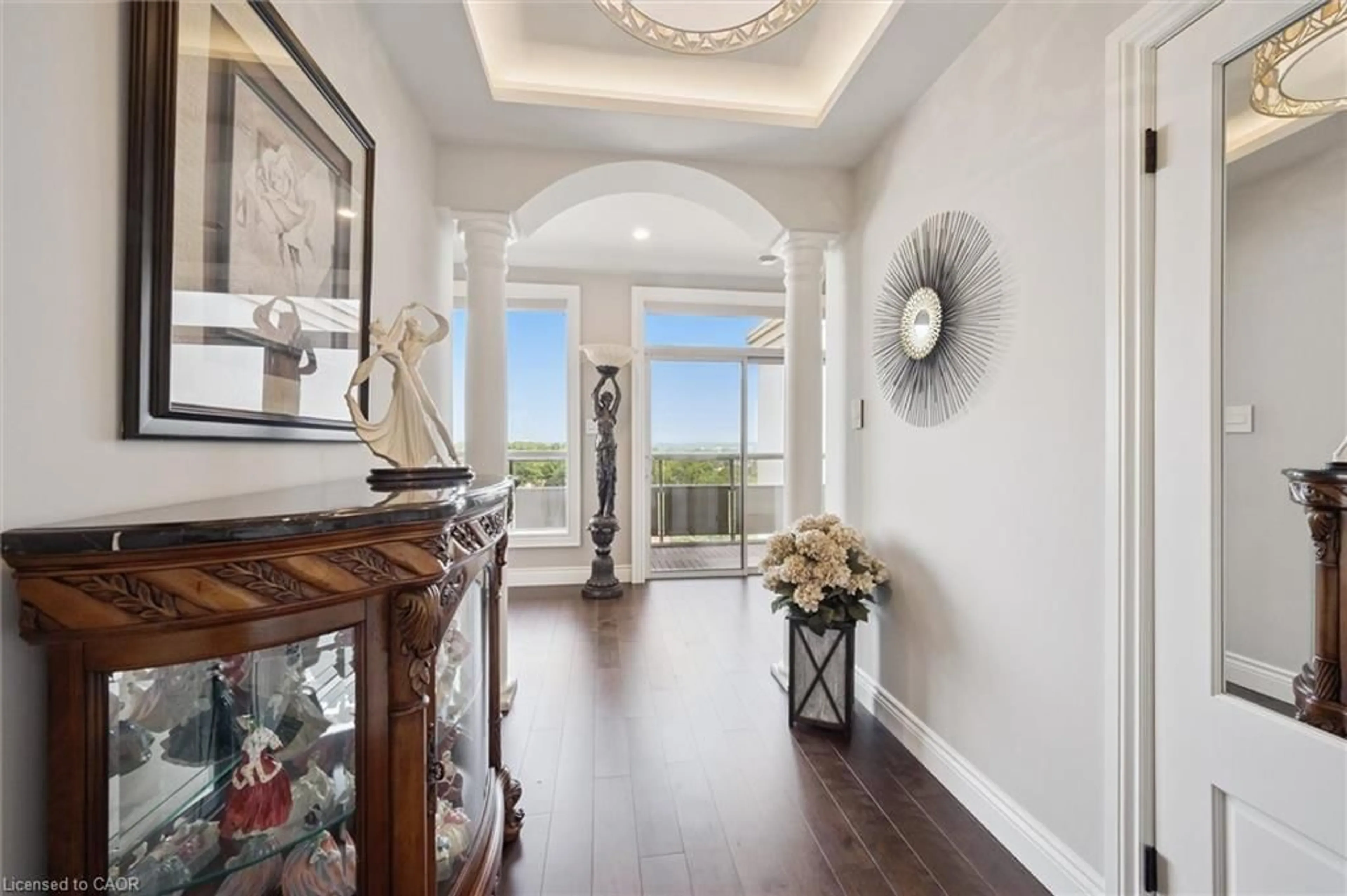 Indoor entryway for 255 Keats Way #1404, Waterloo Ontario N2L 6N6