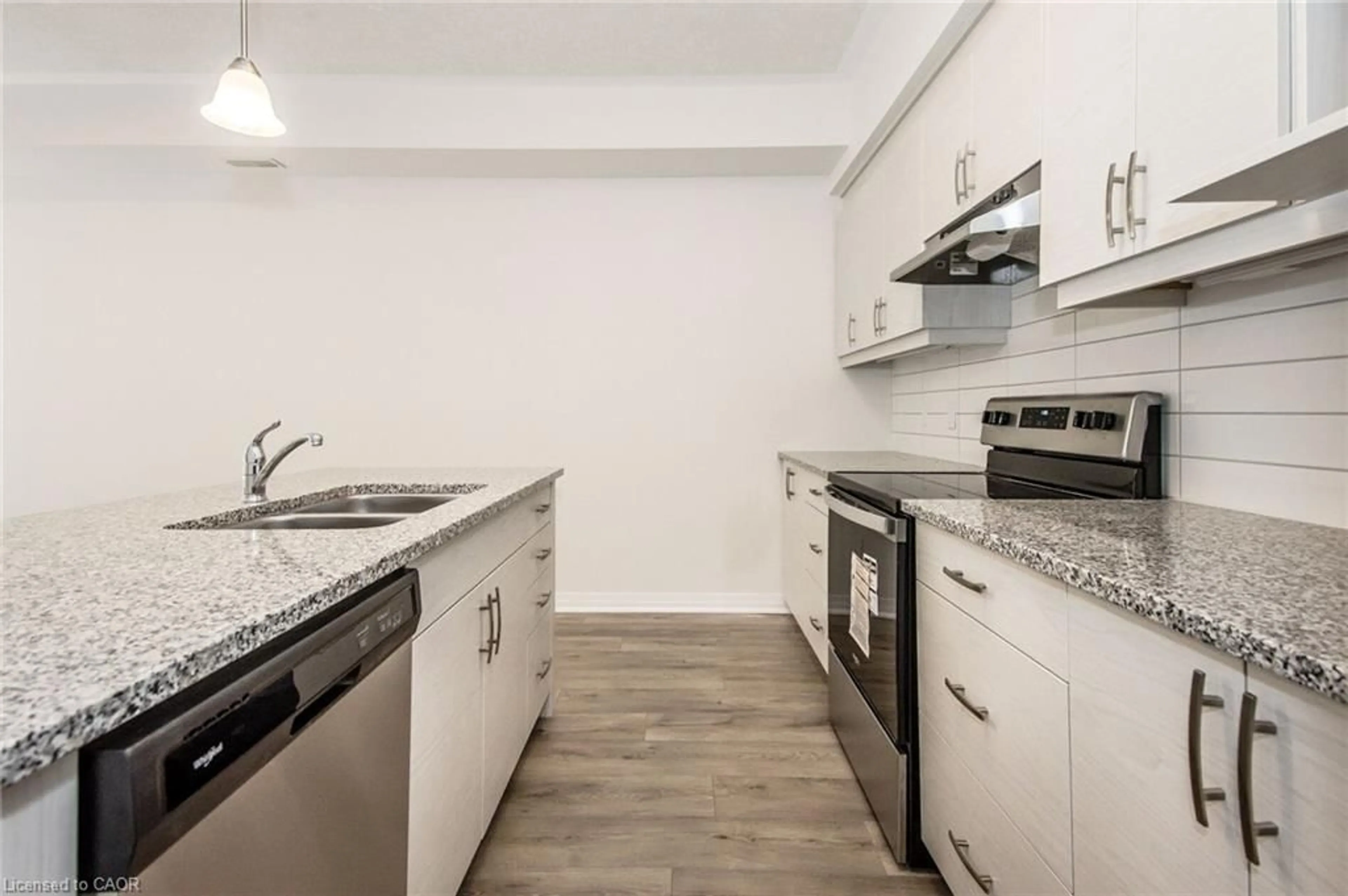 Standard kitchen, unknown for 25 Isherwood Ave #C036, Cambridge Ontario N1R 0E2