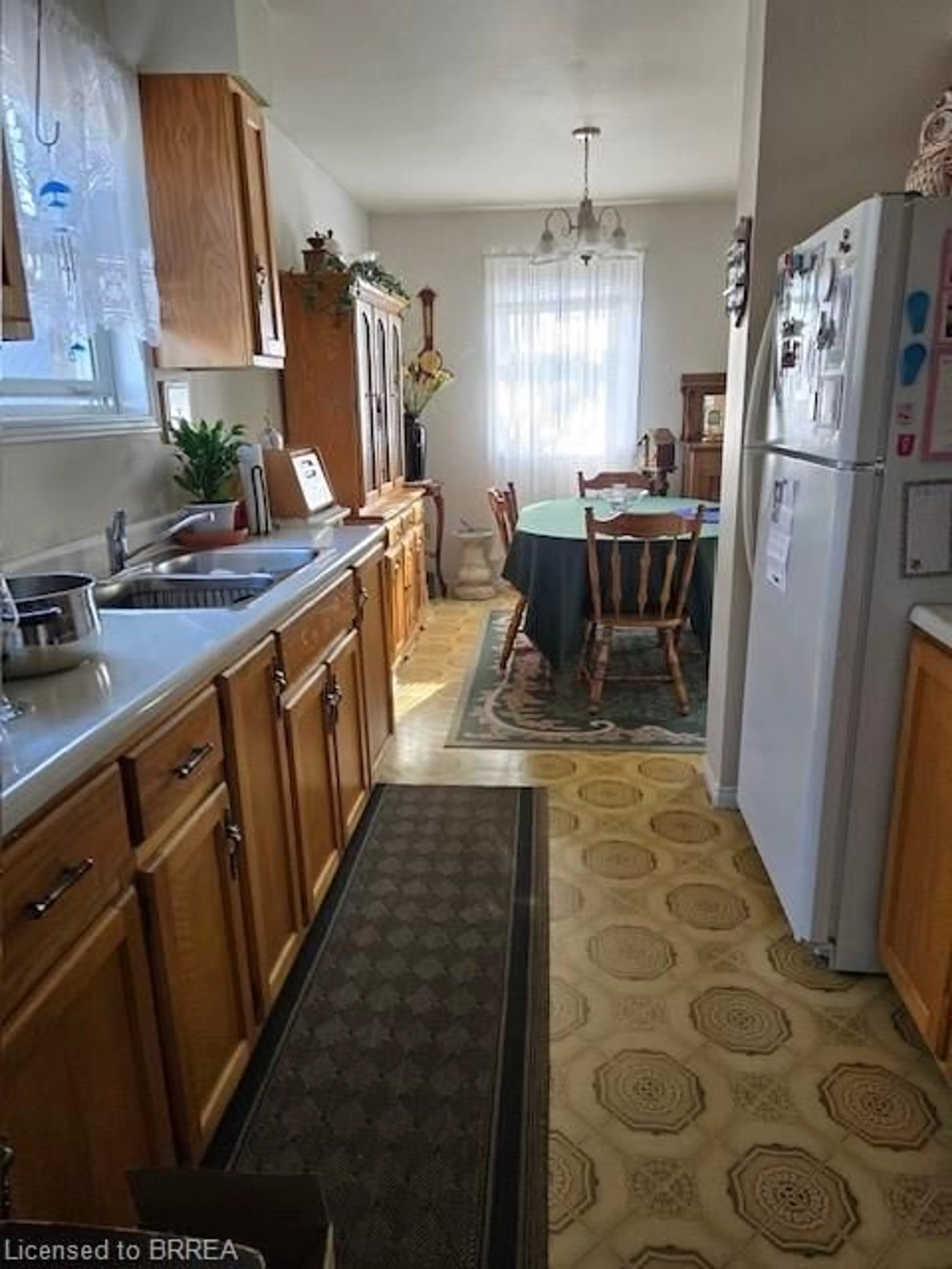 Standard kitchen, unknown for 251 William St, Delhi Ontario N4B 1N1